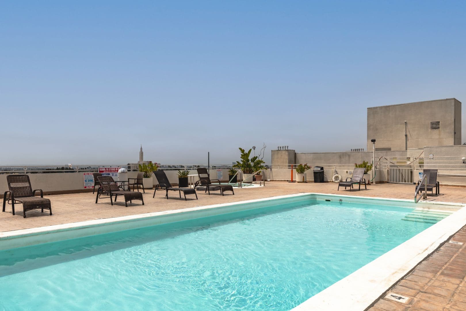 Los Angeles Apartment: 10600 Wilshire 611