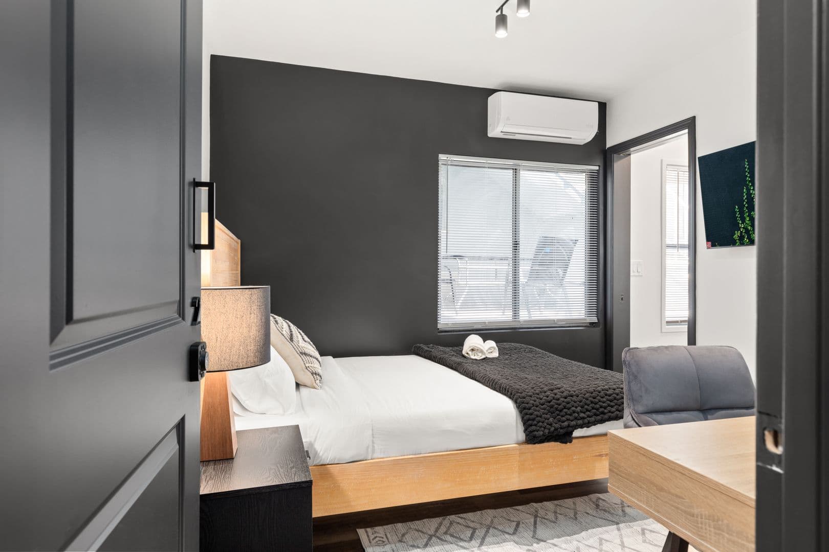 Los Angeles Apartment: 10793 Ohio Ave Los Angeles, CA 90024