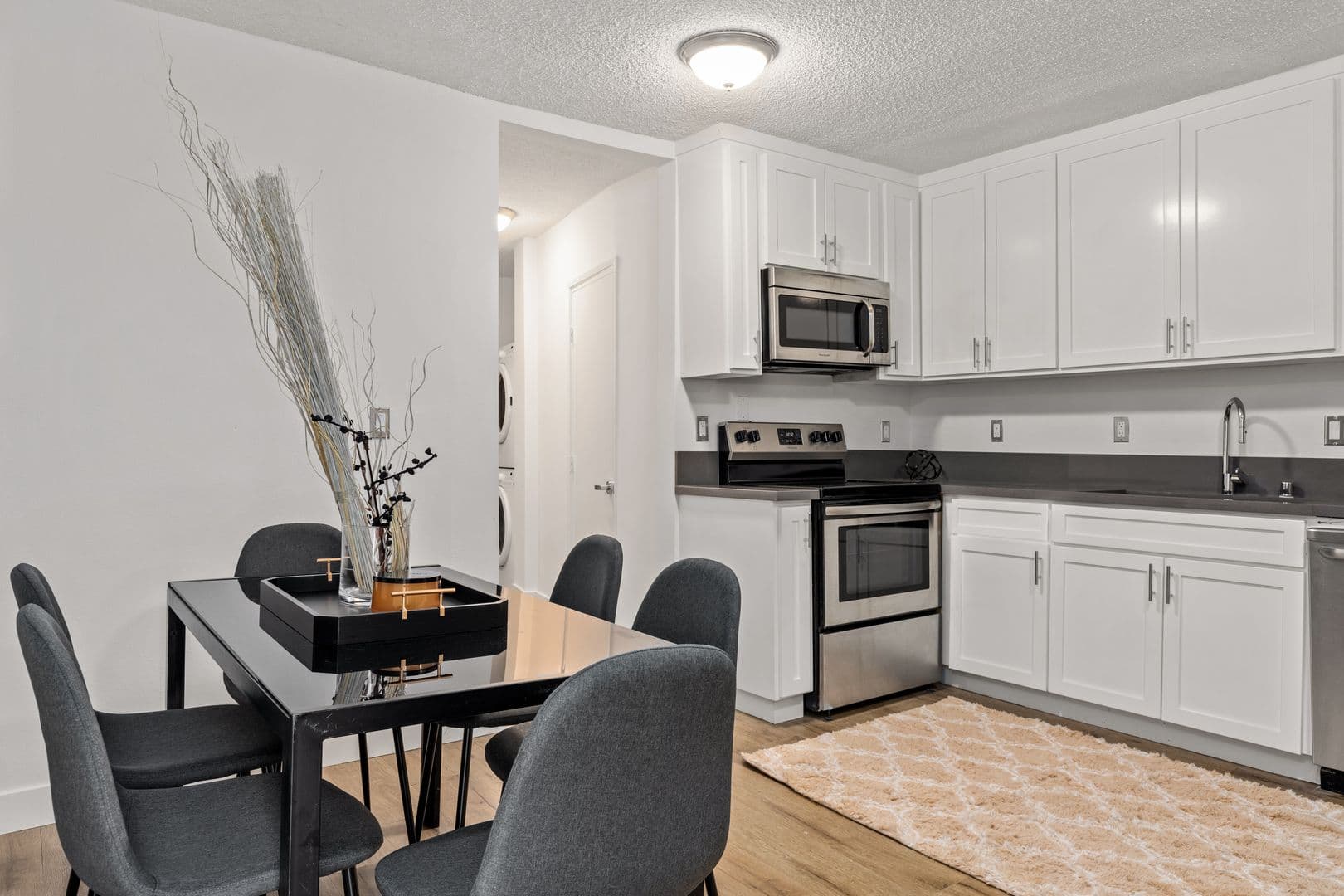 Los Angeles Apartment: 1700 Malcolm Avenue