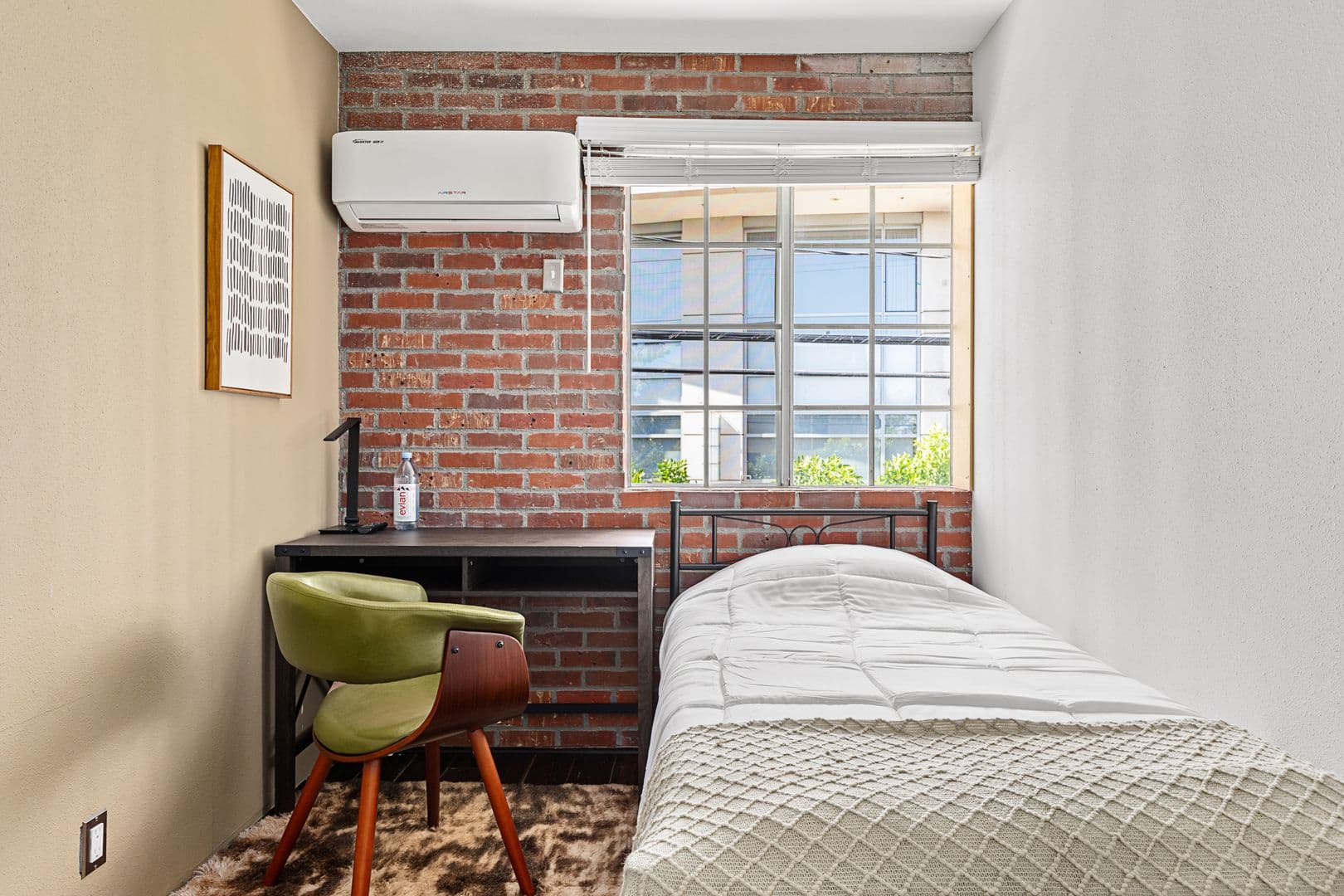 Los Angeles Apartment: 10777 Ashton
