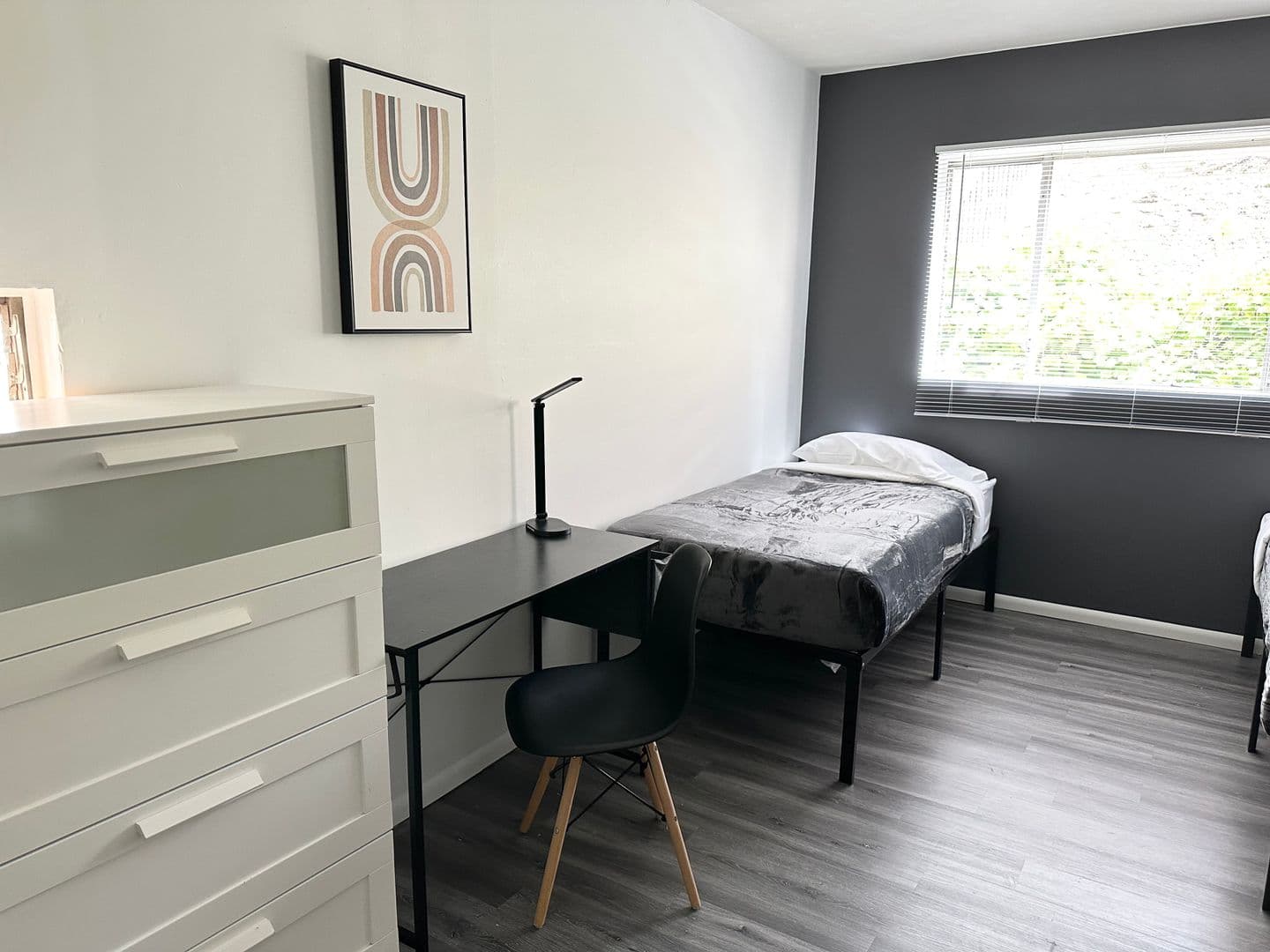 Los Angeles Apartment: 832 Hilgard Ave