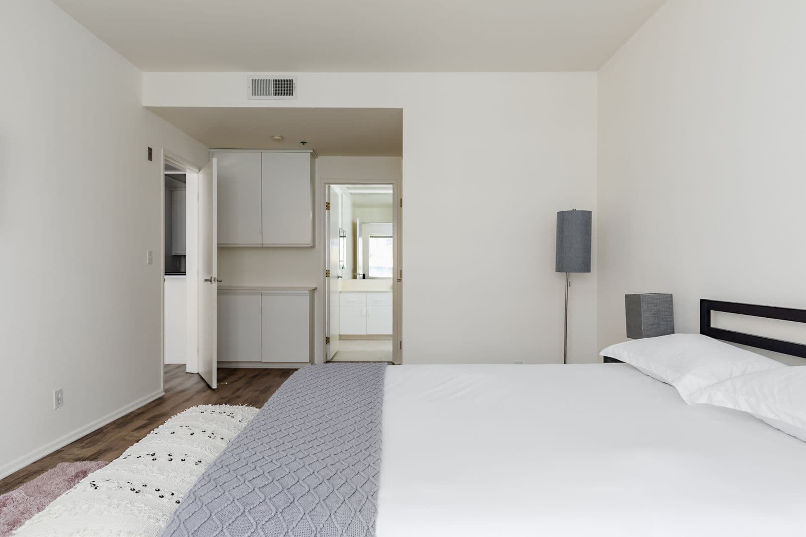 Los Angeles Apartment: 10600 Wilshire 611