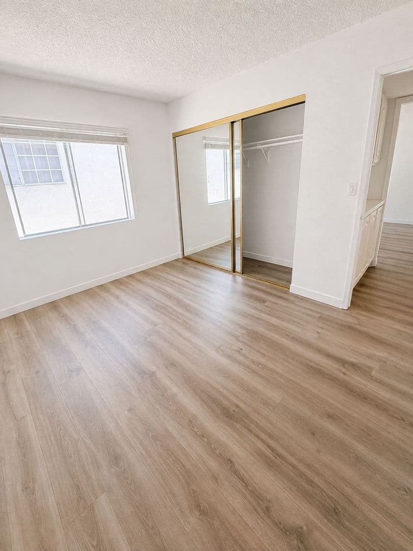 Los Angeles Apartment: 1823 Pelham 3