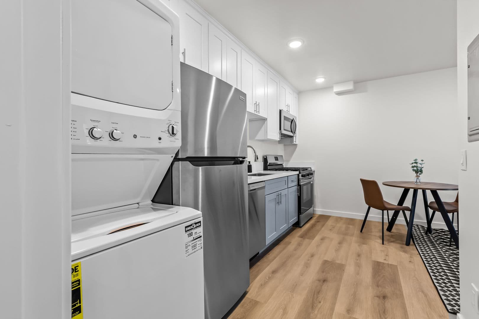 Los Angeles Apartment: 838 Hilgard Ave