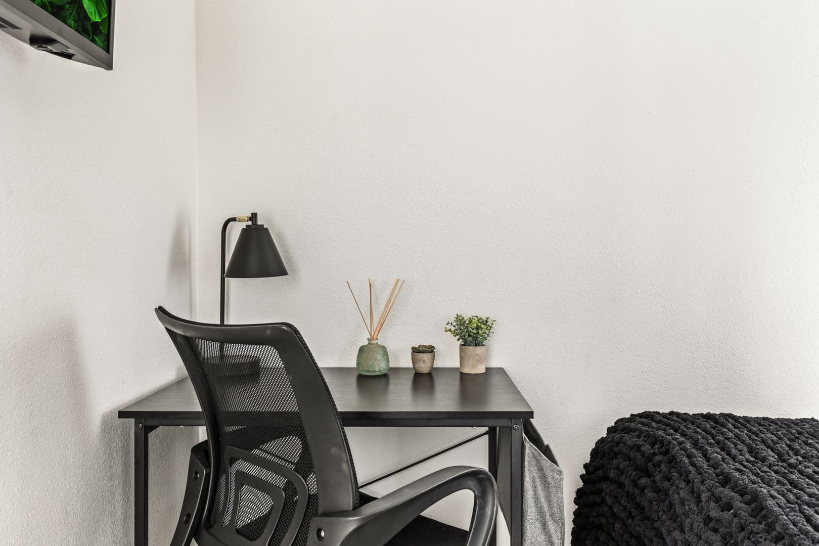 Los Angeles Apartment: 1823 Pelham 8