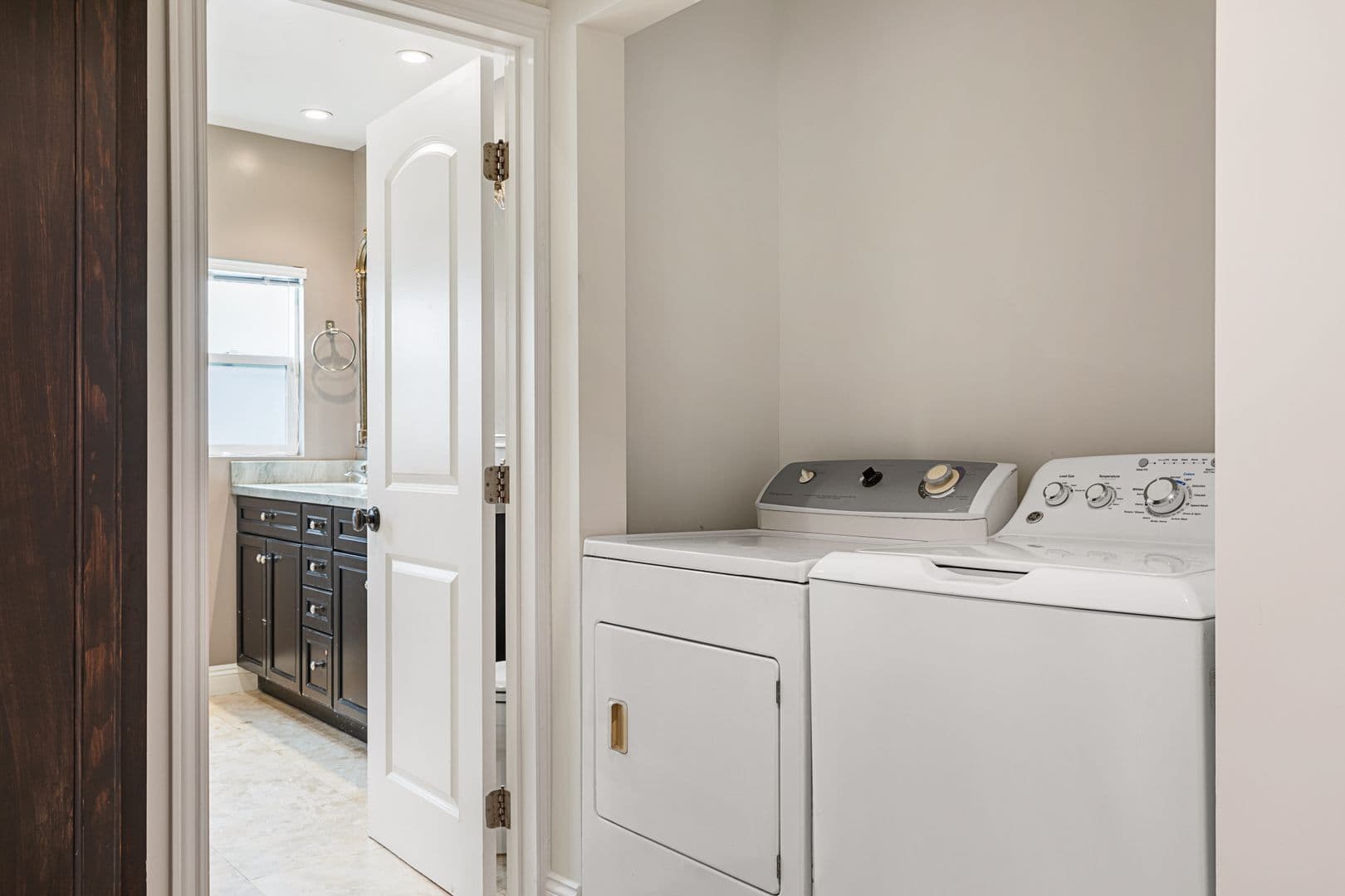 Los Angeles Apartment: 1738 S Kelton Ave.