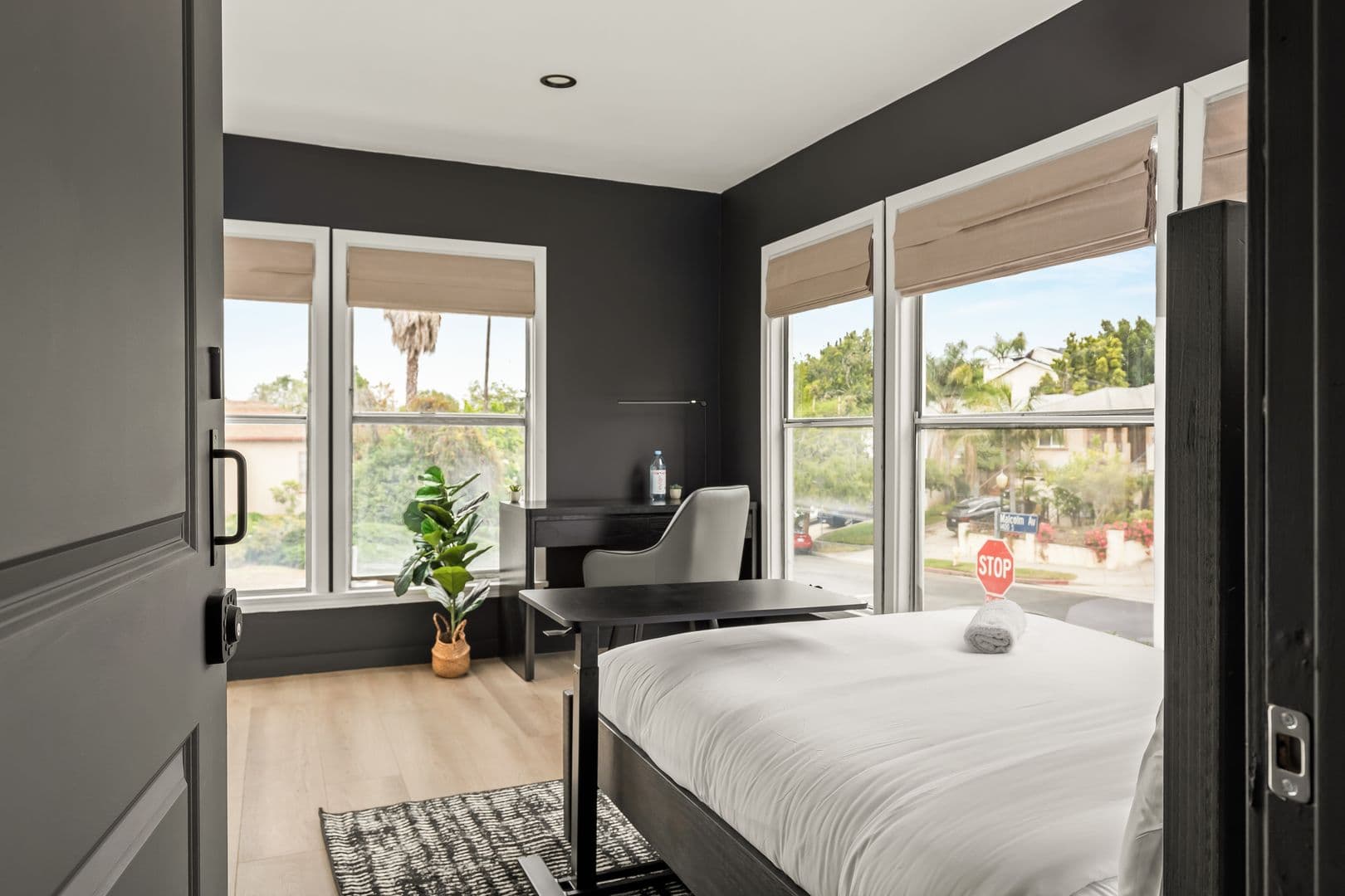 Los Angeles Apartment: 10791-10799 Ohio Ave. (1476 Malcolm Ave)