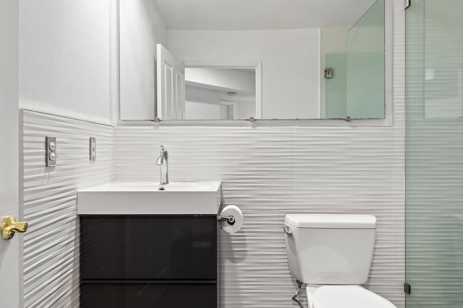 Los Angeles Apartment: 10777 Ashton