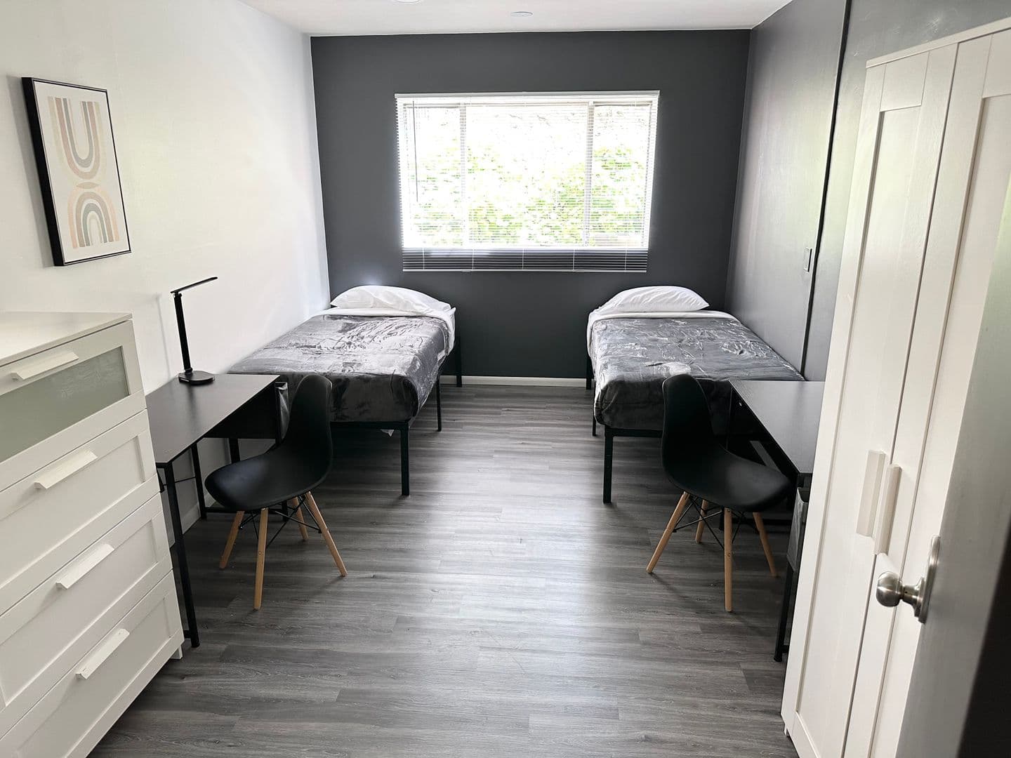 Los Angeles Apartment: 832 Hilgard Ave