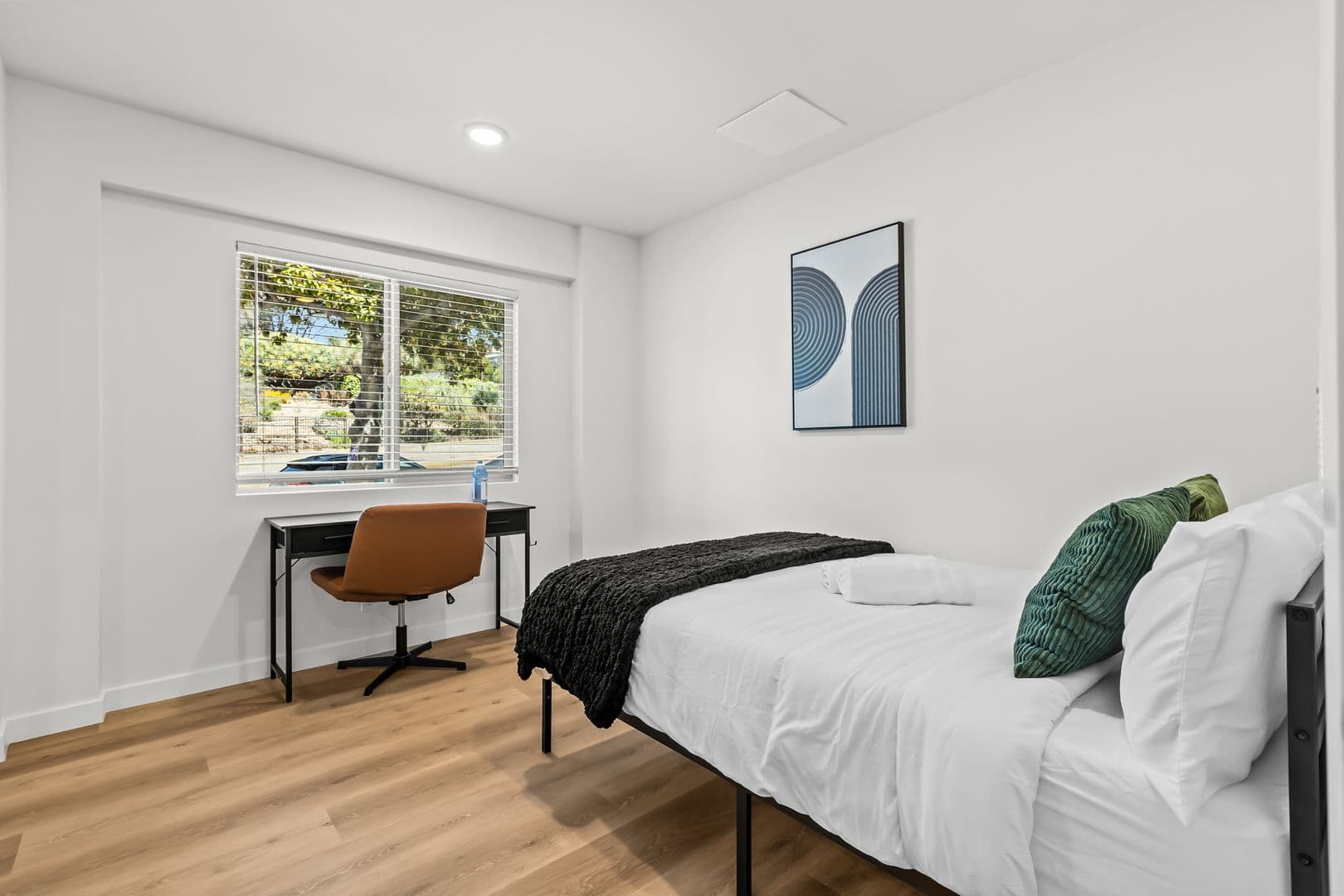 Los Angeles Apartment: 838 Hilgard Ave
