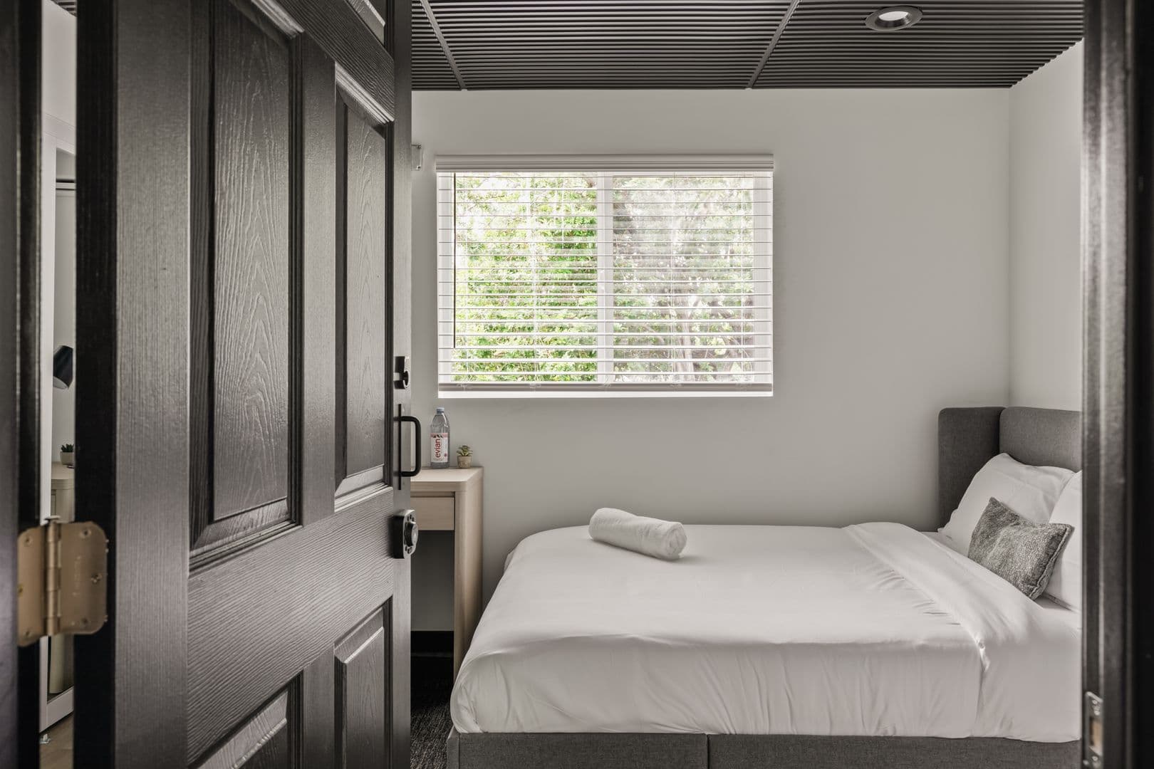 Los Angeles Apartment: 10773 Ashton - Single Room