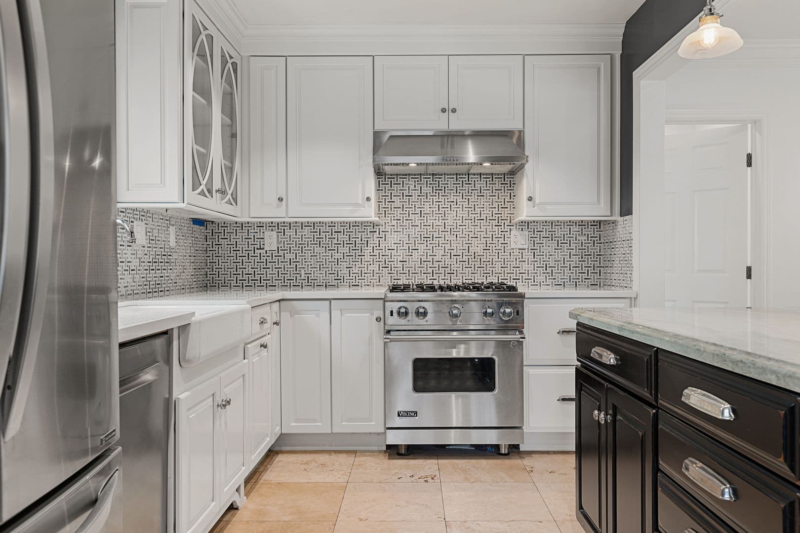 Los Angeles Apartment: 1738 S Kelton Ave.