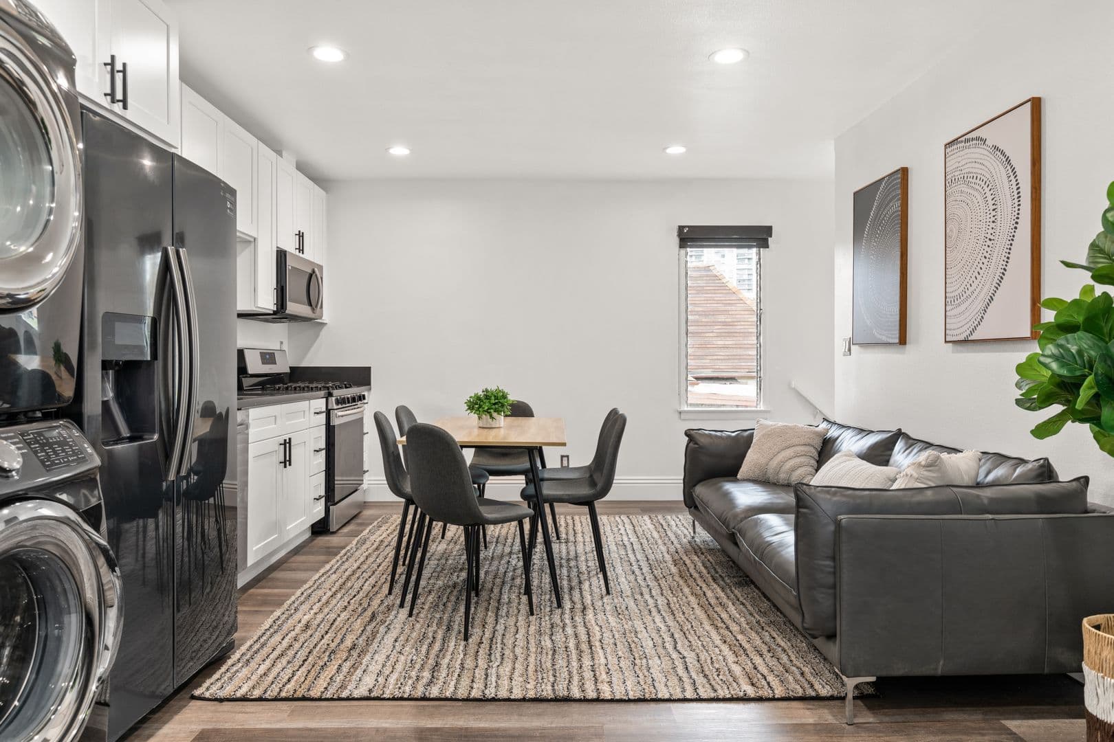 Los Angeles Apartment: 1515 Selby Ave
