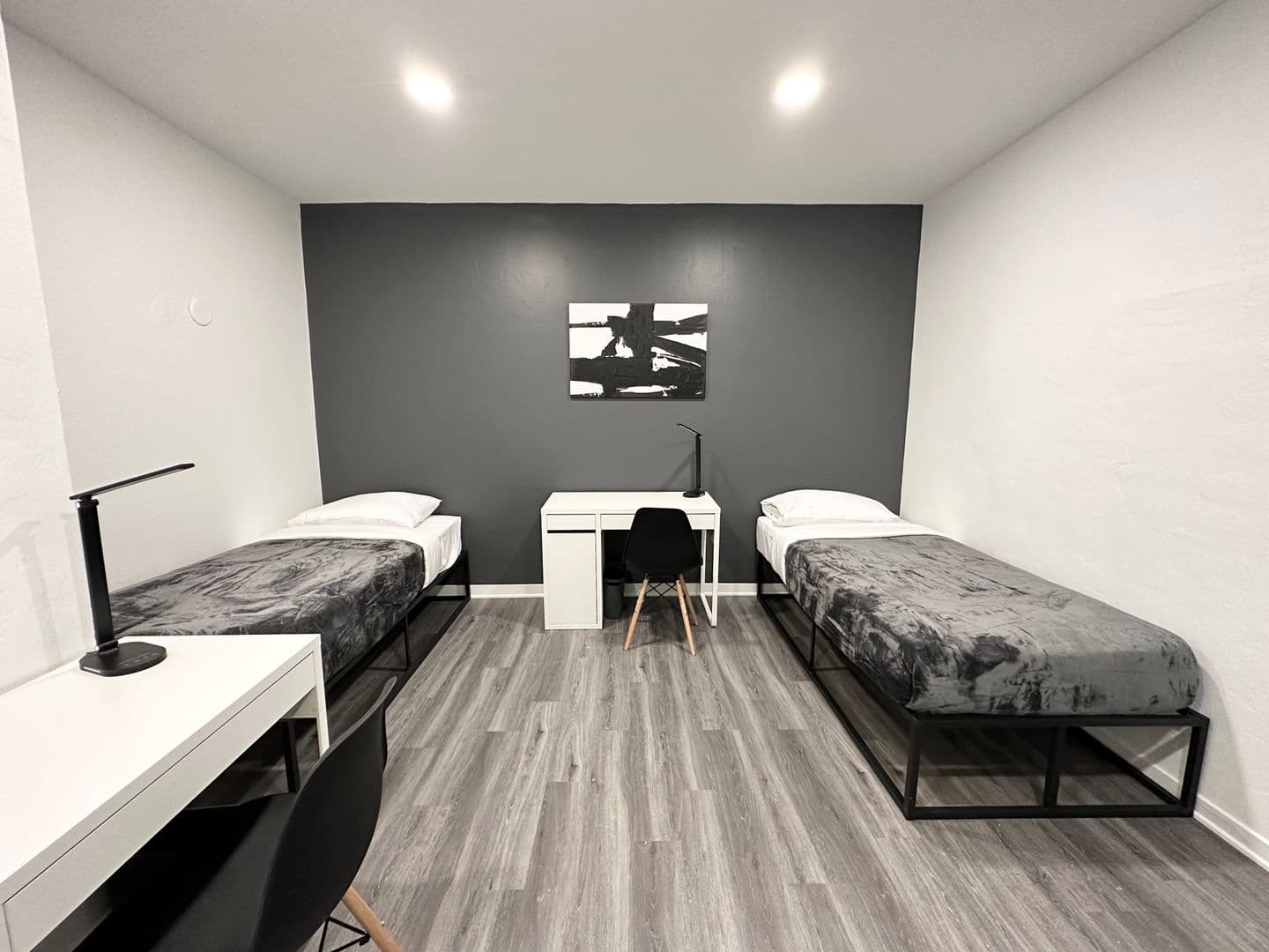 Los Angeles Apartment: 832 Hilgard Ave