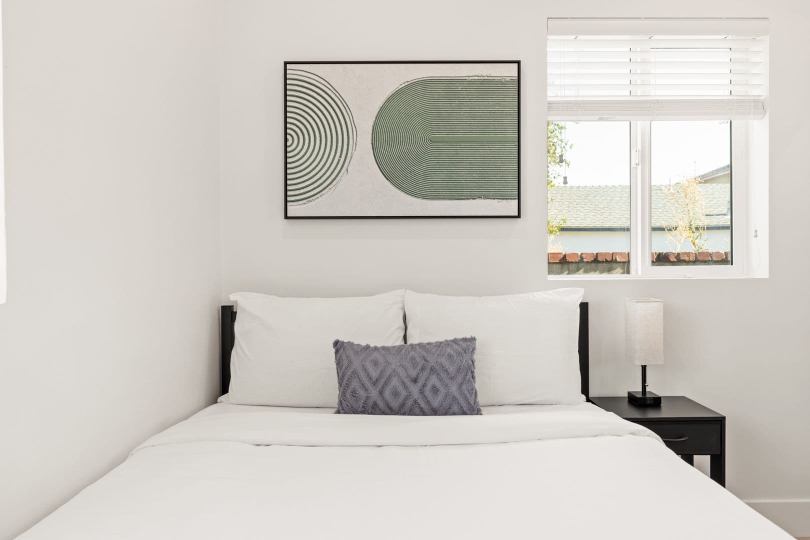 Los Angeles Apartment: 1736 Kelton Ave.