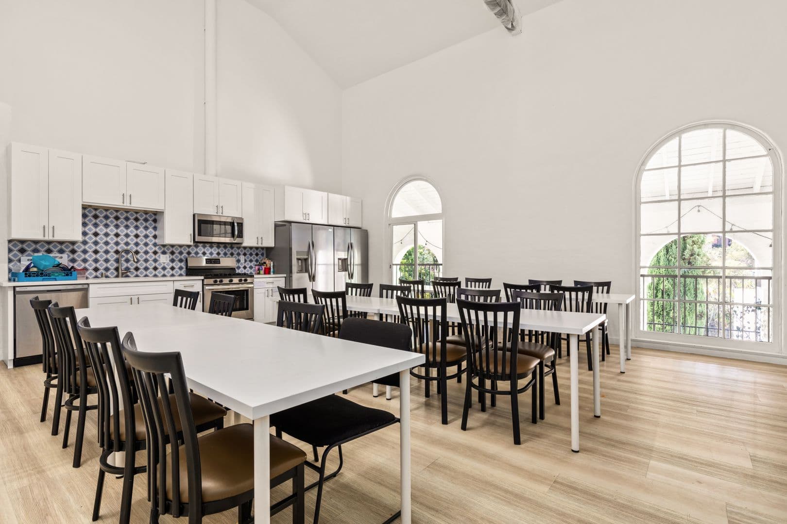 Los Angeles Apartment: 832 Hilgard Ave