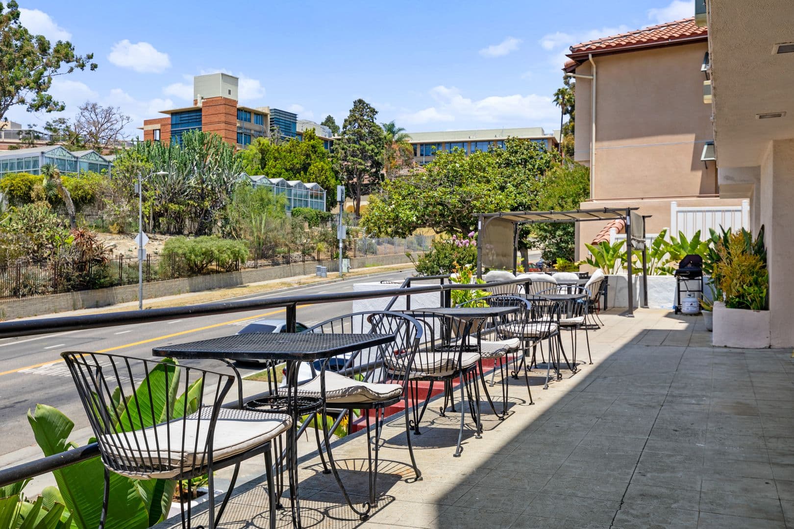 Los Angeles Apartment: 832 Hilgard Ave