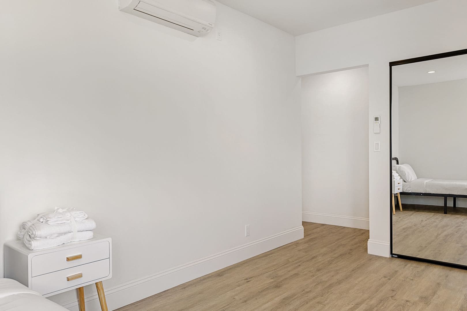 Los Angeles Apartment: 1740 Kelton Ave, Los Angeles, CA 90024