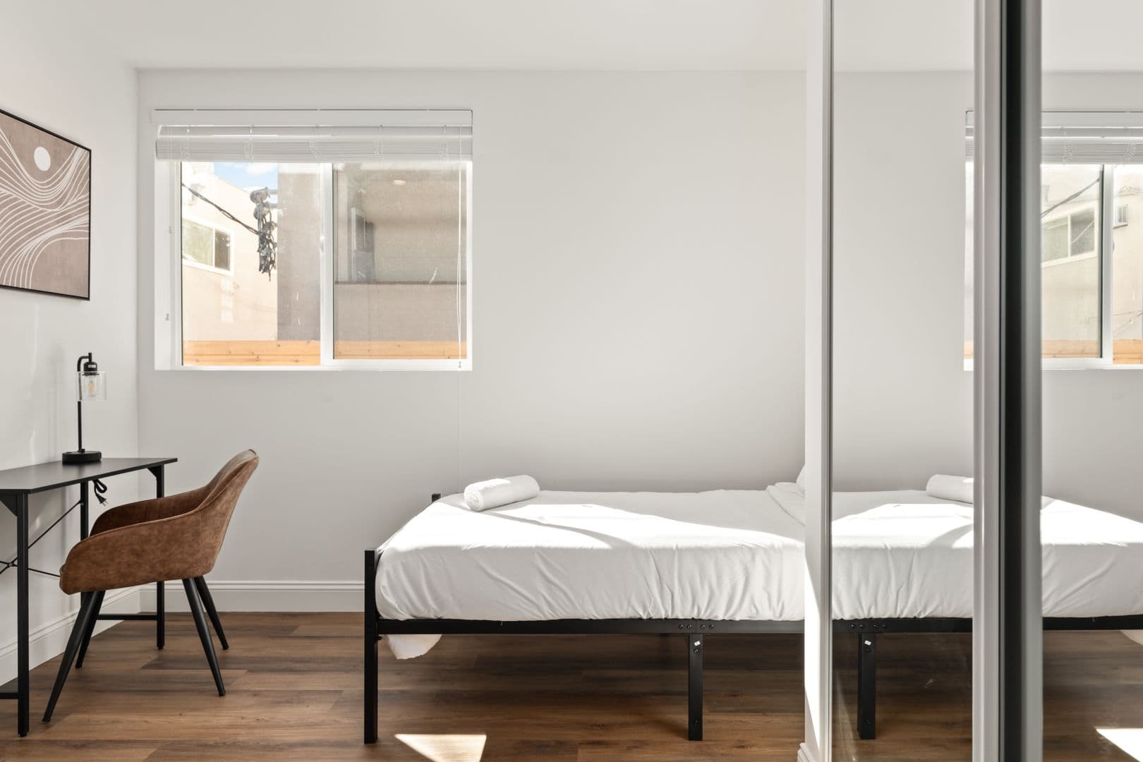 Los Angeles Apartment: 1713 Kelton Ave