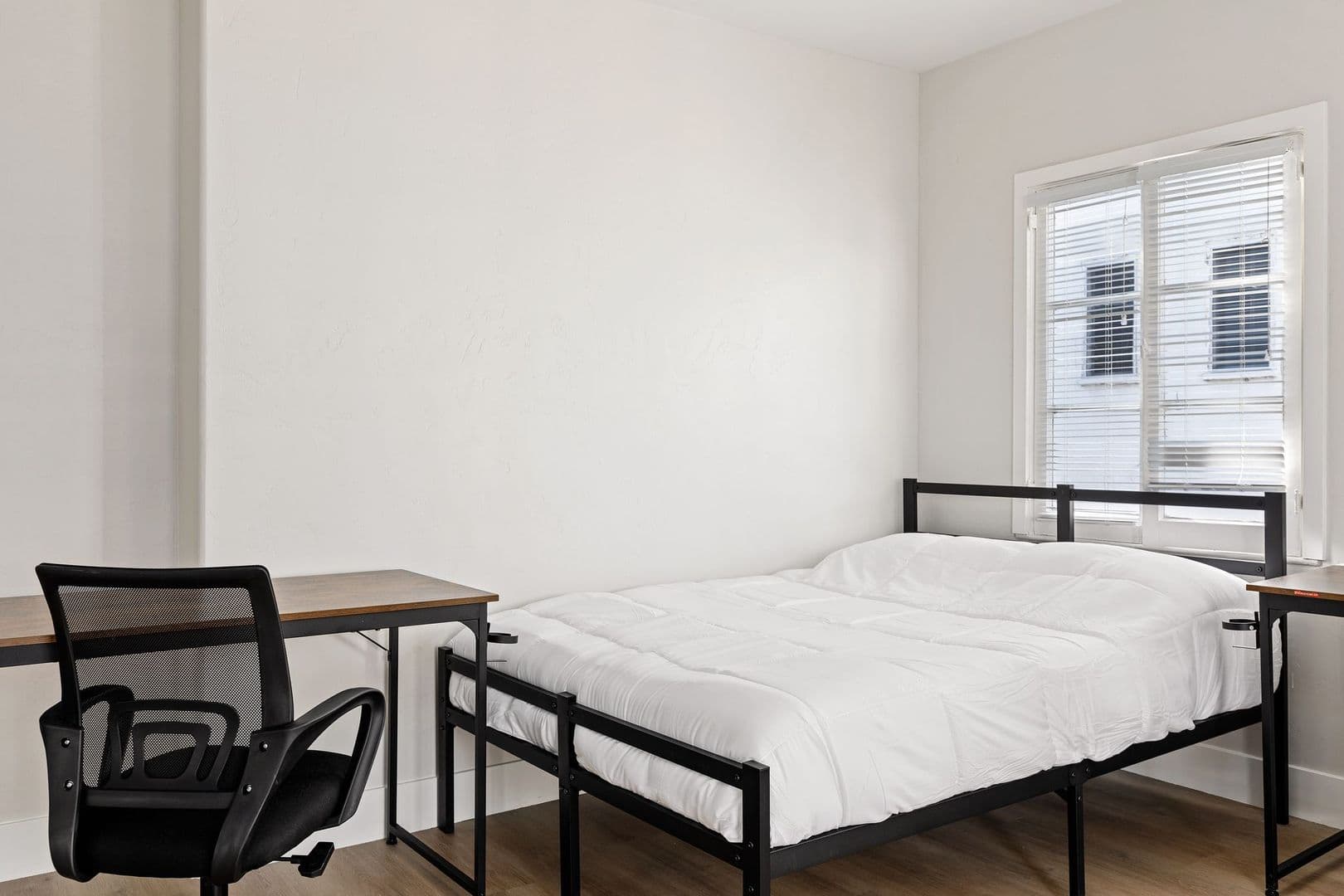 Los Angeles Apartment: 1707 Kelton Ave Los Angeles, CA 90024