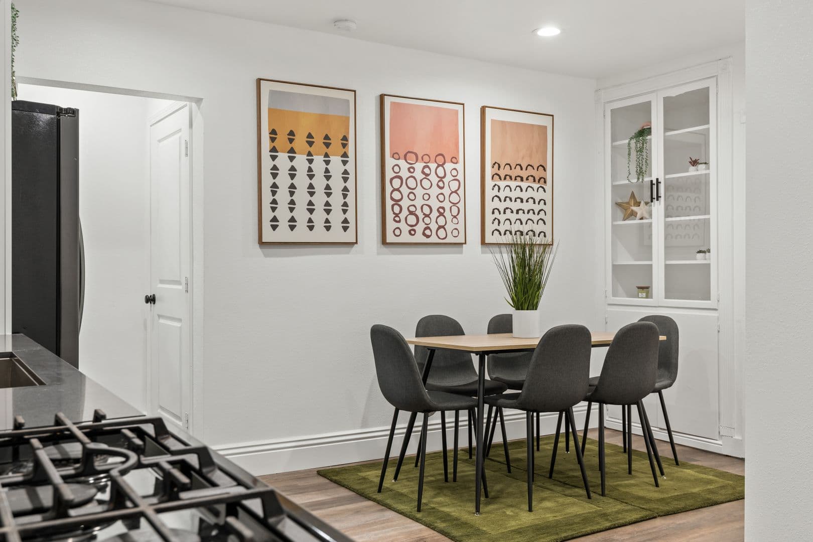 Los Angeles Apartment: 1517 Selby Ave
