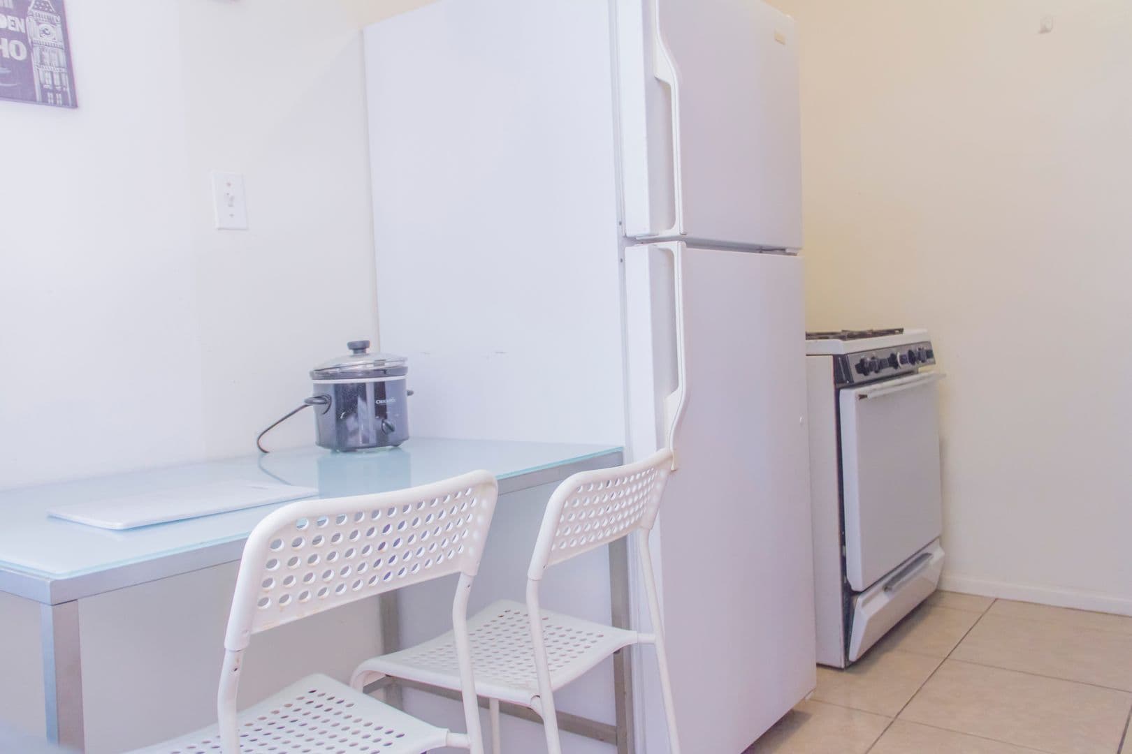 Santa Monica Apartment: 1637 Berkeley St.