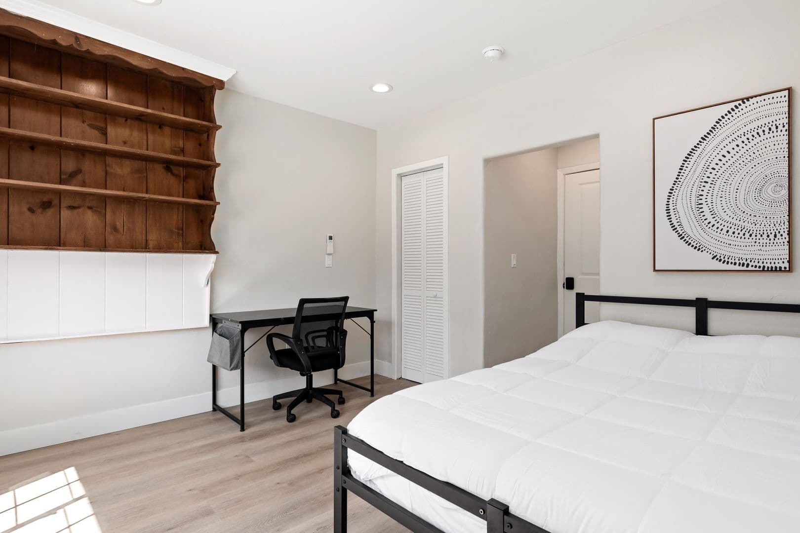 Los Angeles Apartment: 1709 Kelton Ave