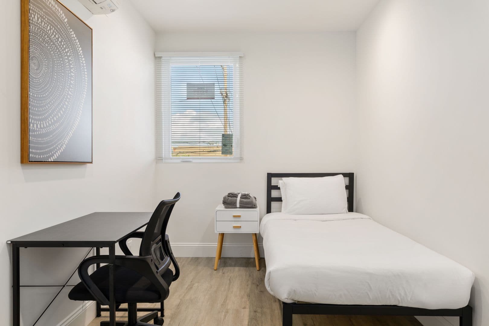 Los Angeles Apartment: 1740 Kelton Ave, Los Angeles, CA 90024