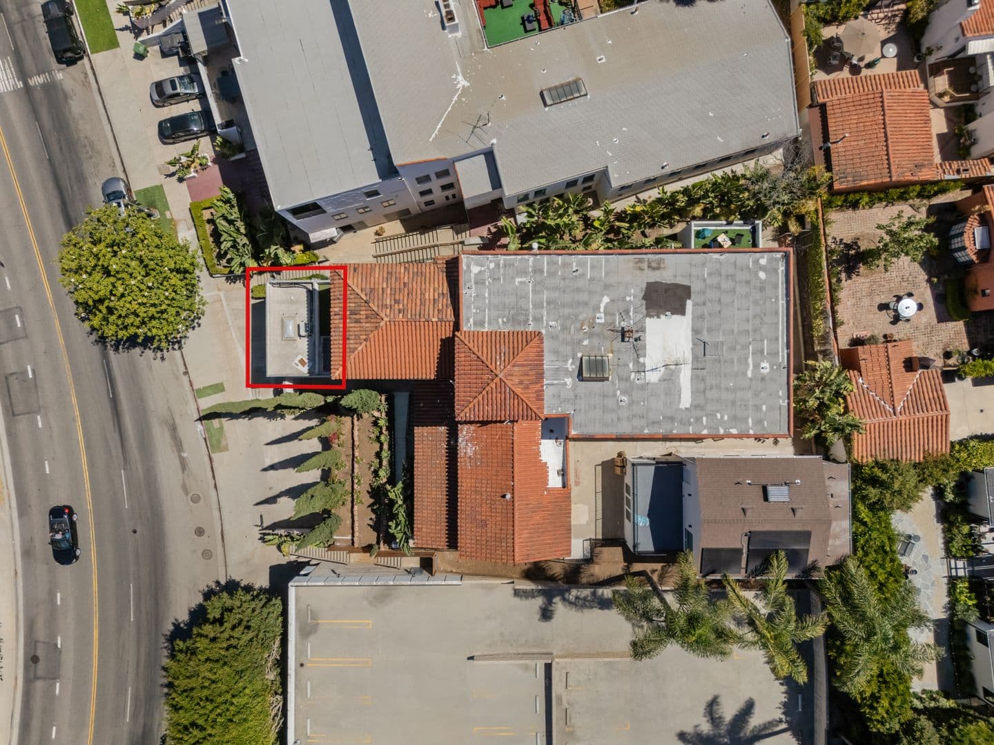 Los Angeles Apartment: 838 Hilgard Ave