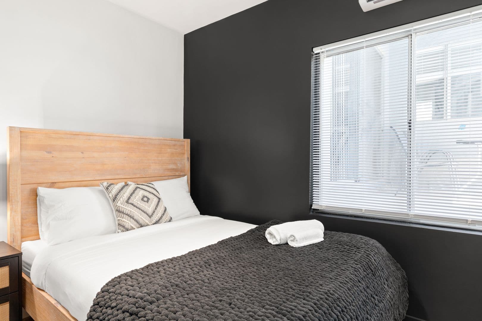 Los Angeles Apartment: 10793 Ohio Ave Los Angeles, CA 90024