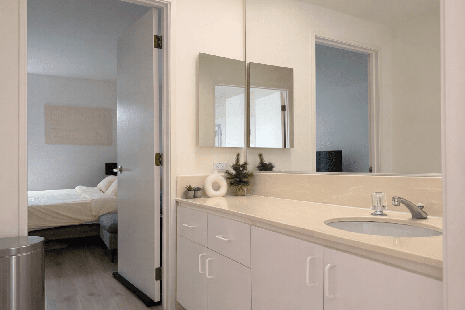 Los Angeles Apartment: 10600 Wilshire 308