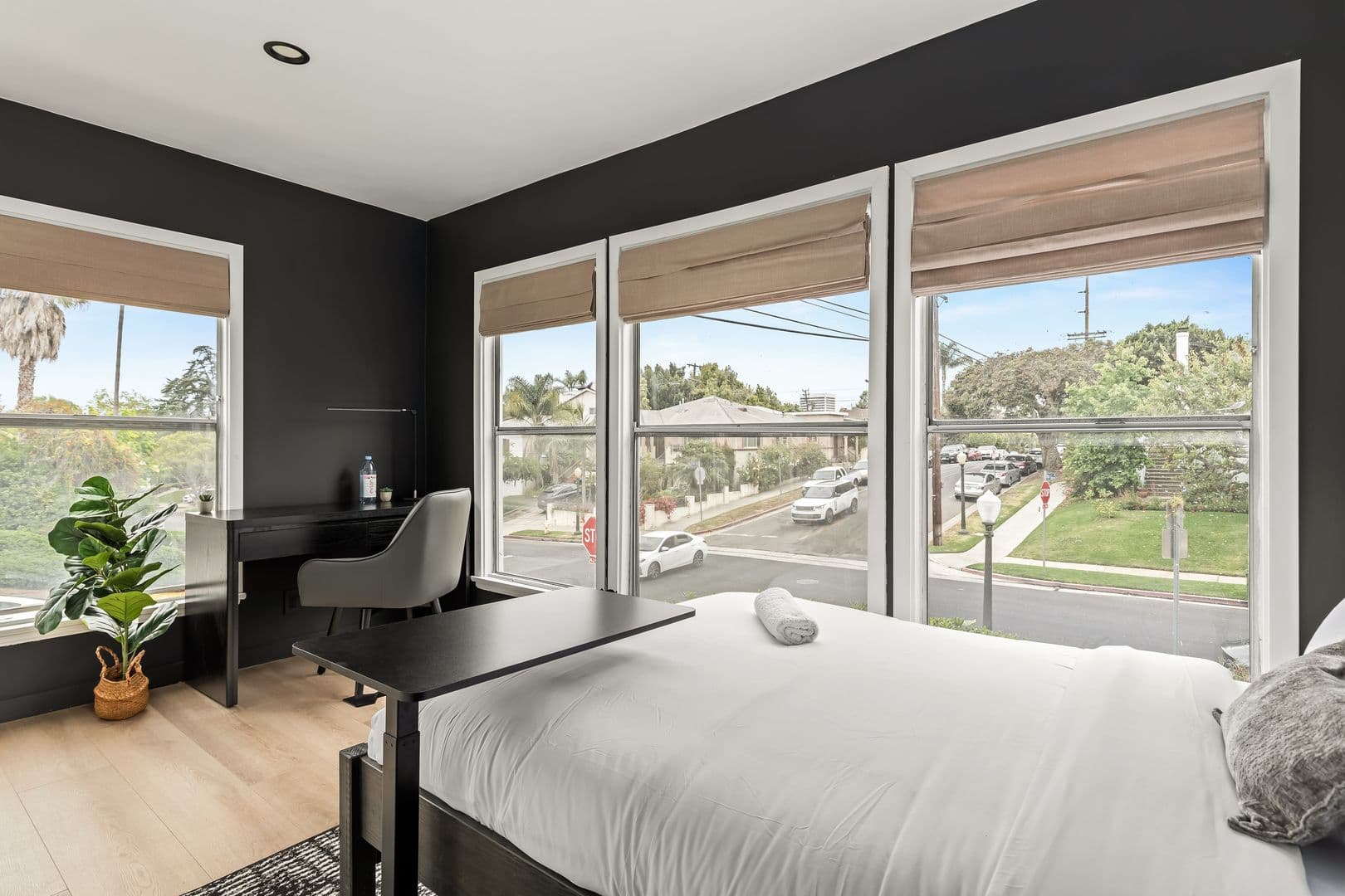 Los Angeles Apartment: 10791-10799 Ohio Ave. (1476 Malcolm Ave)