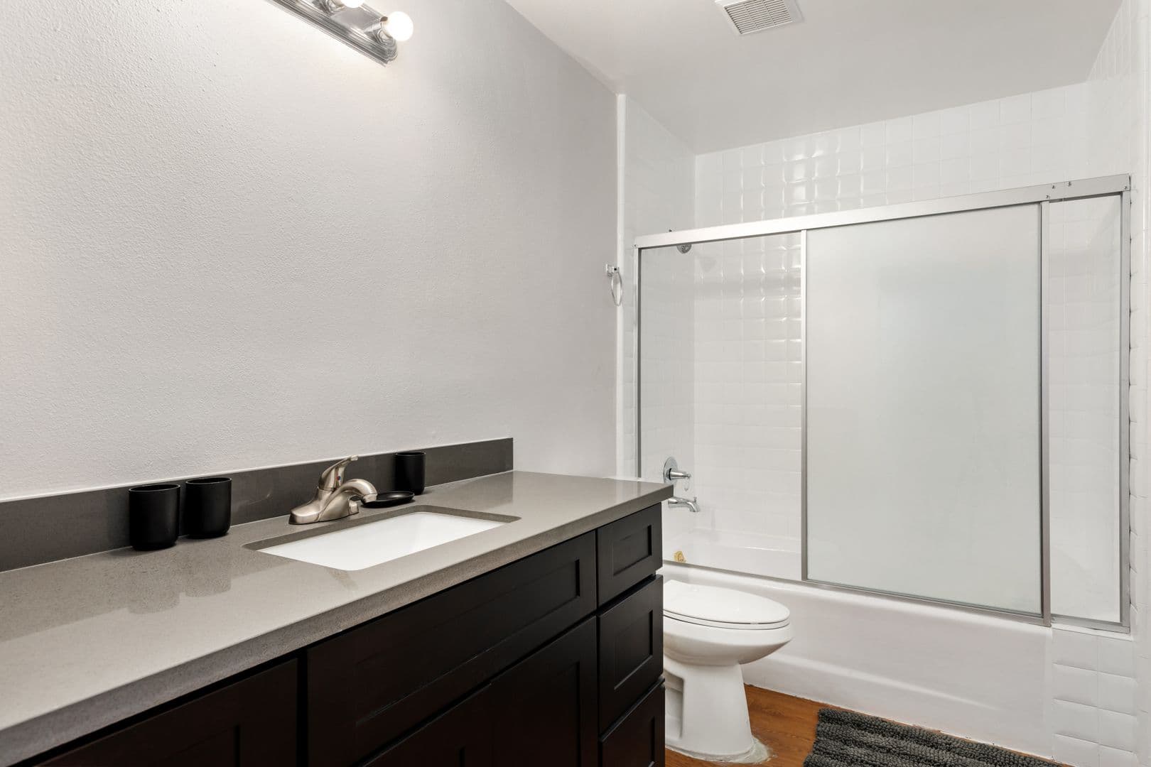 Los Angeles Apartment: 10777 Ashton