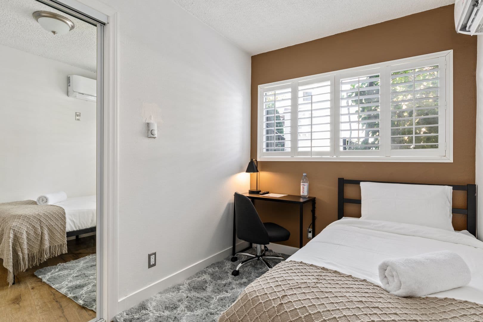 Los Angeles Apartment: 1700 Malcolm Avenue