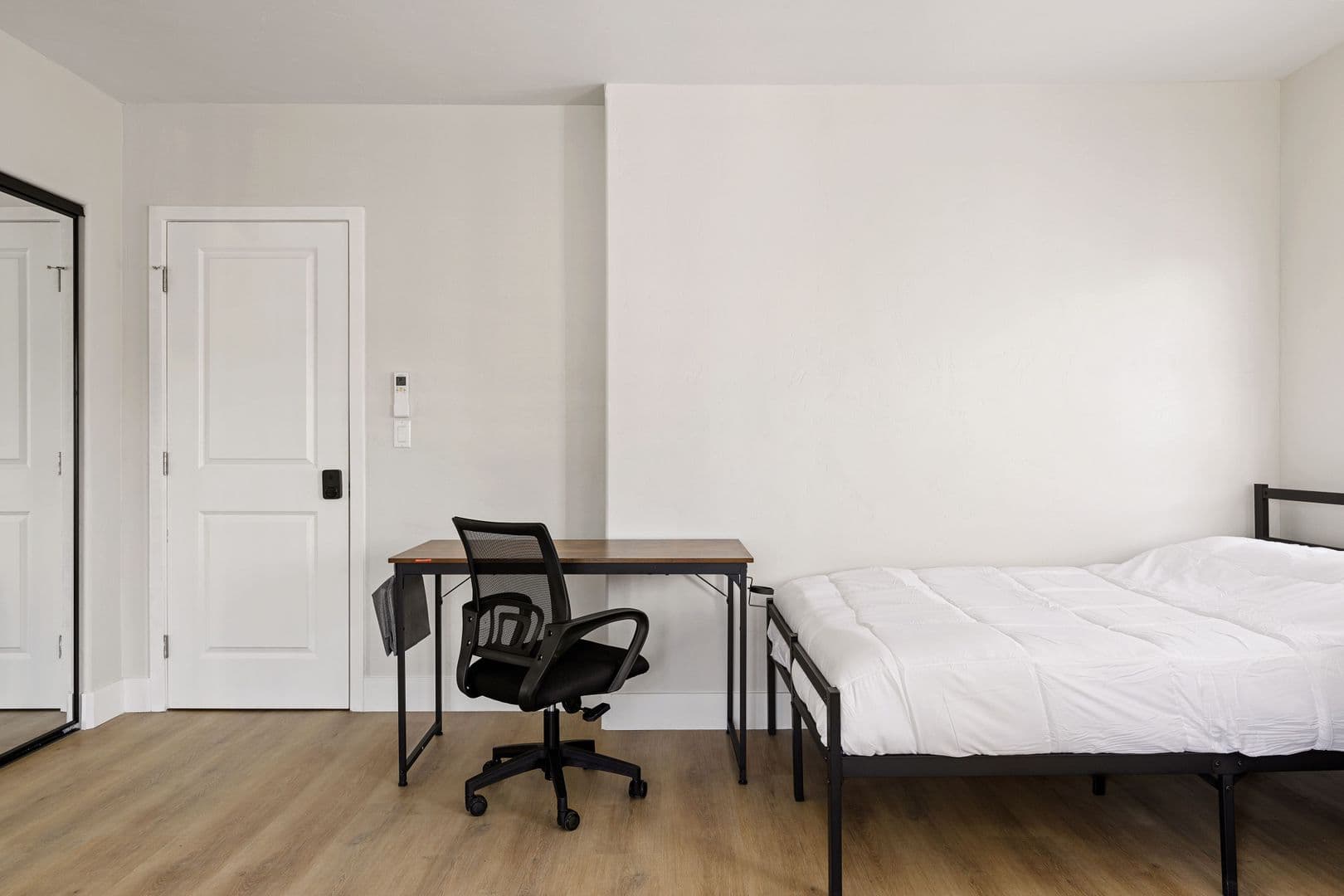 Los Angeles Apartment: 1707 Kelton Ave Los Angeles, CA 90024