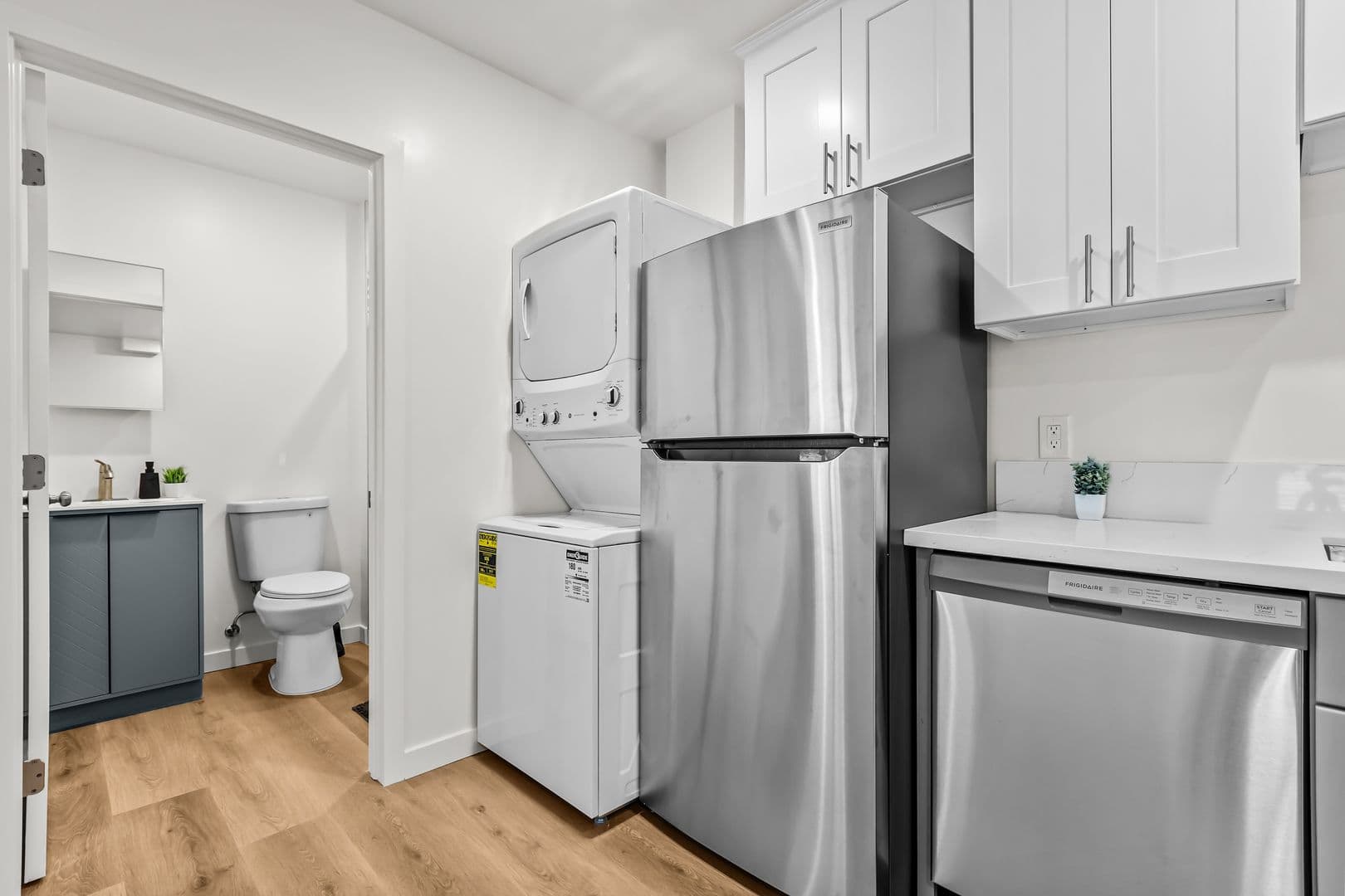 Los Angeles Apartment: 838 Hilgard Ave