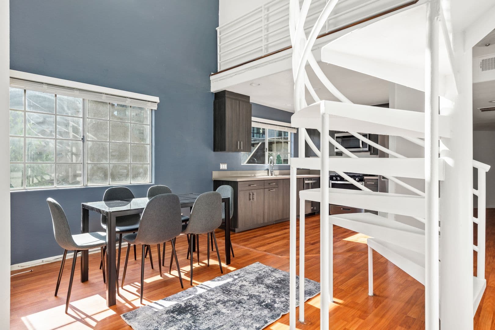Los Angeles Apartment: 10777 Ashton