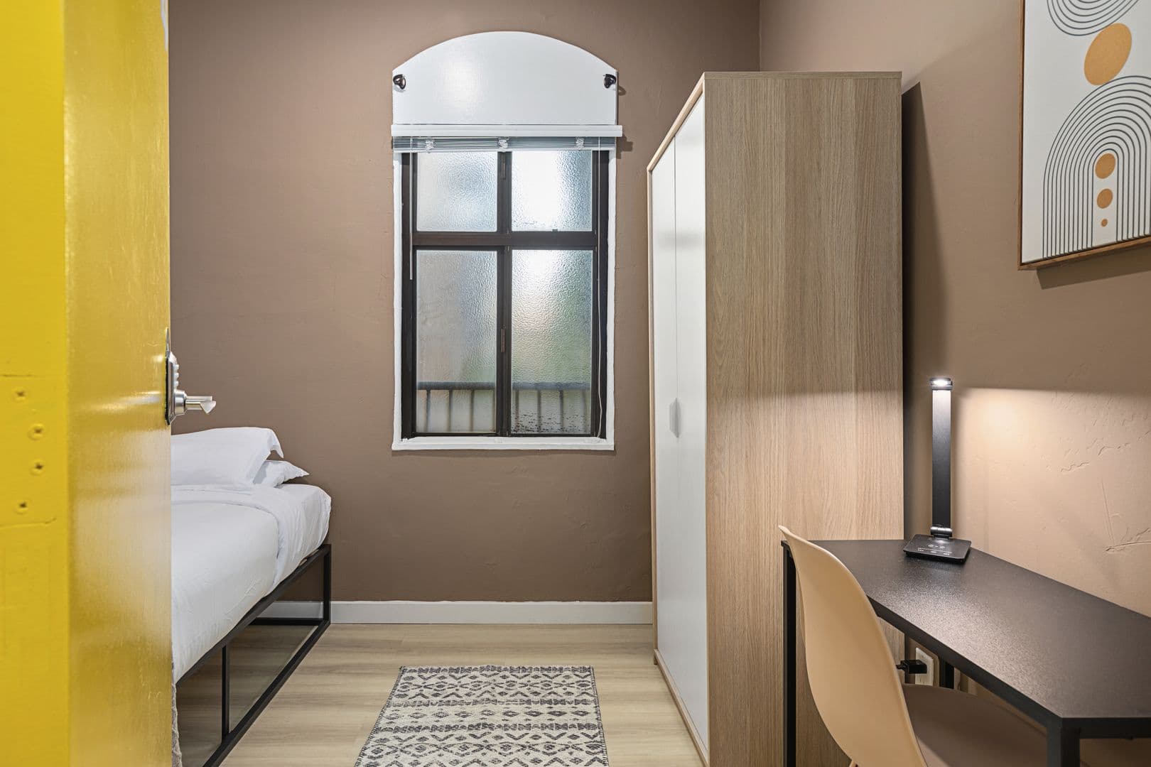 Los Angeles Apartment: 840 Hilgard Ave