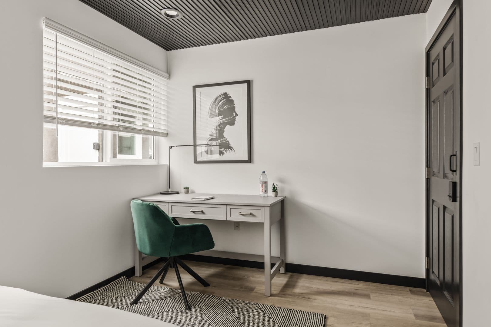 Los Angeles Apartment: 842 Hilgard Ave