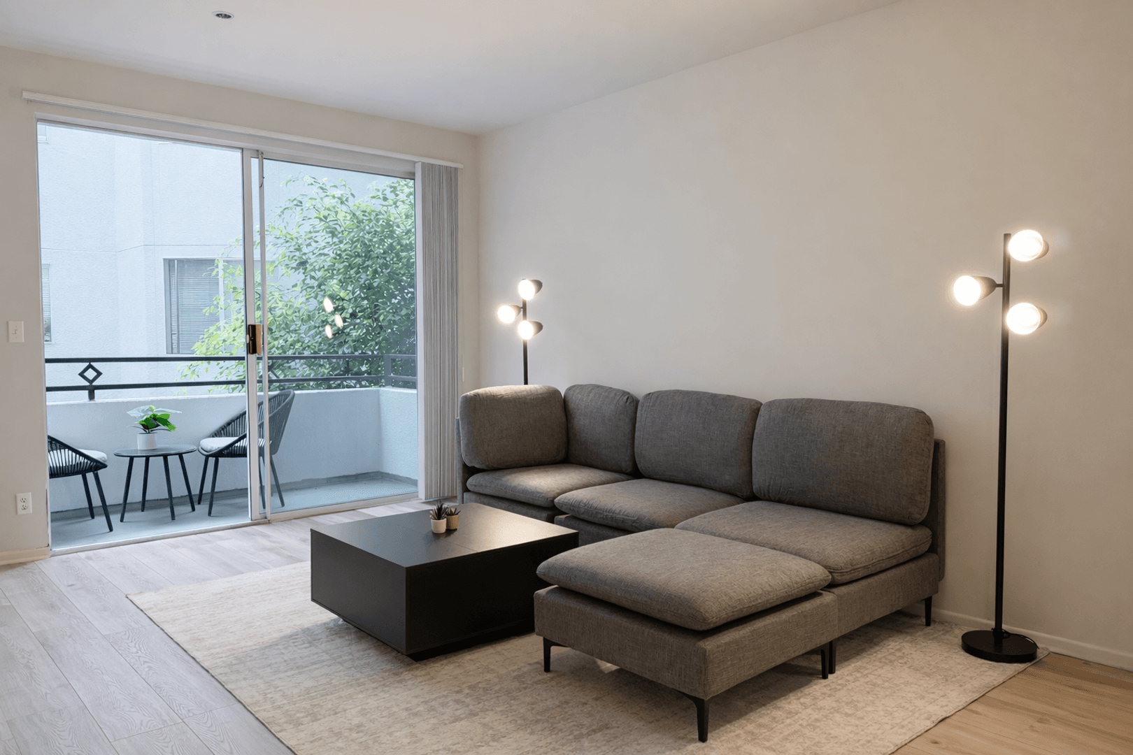 Los Angeles Apartment: 10600 Wilshire 308
