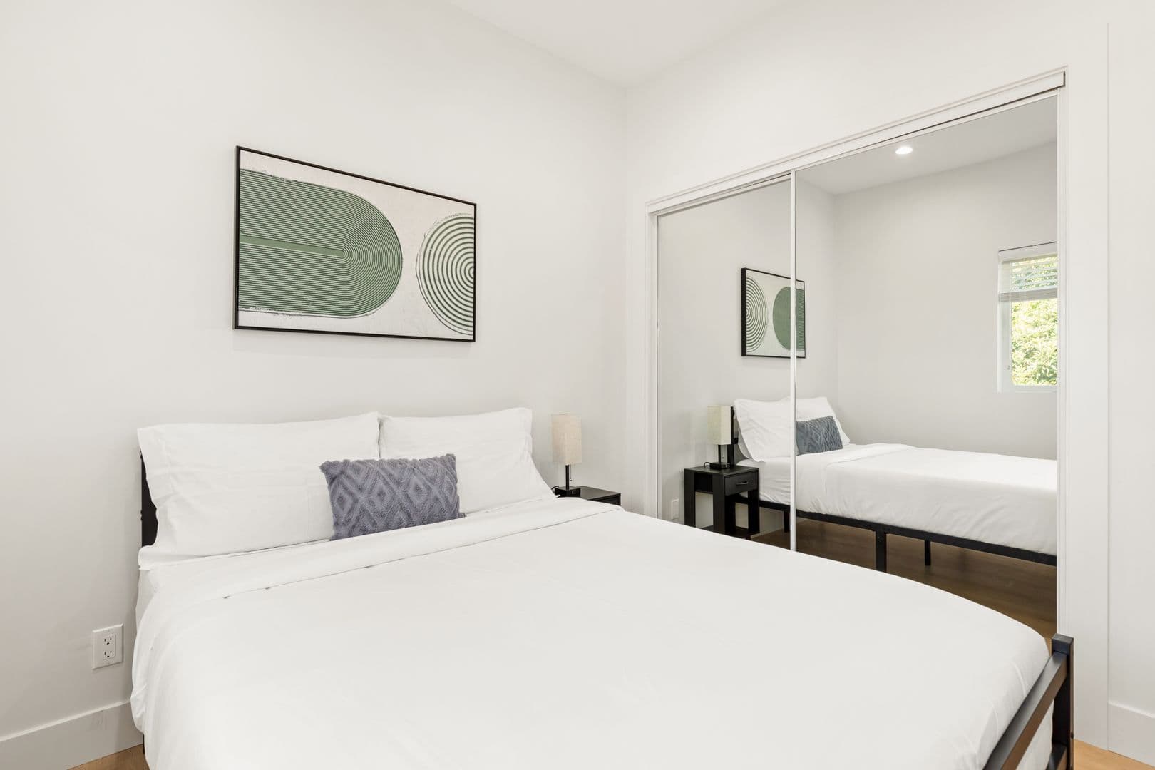 Los Angeles Apartment: 1736 1/2 Kelton Ave.