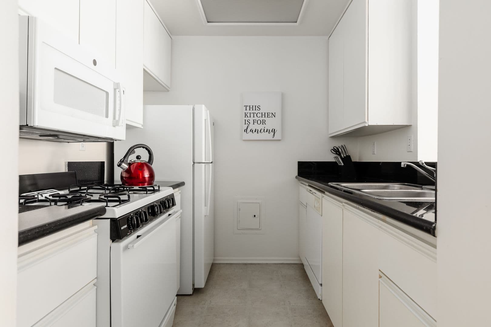 Los Angeles Apartment: 10600 Wilshire 611