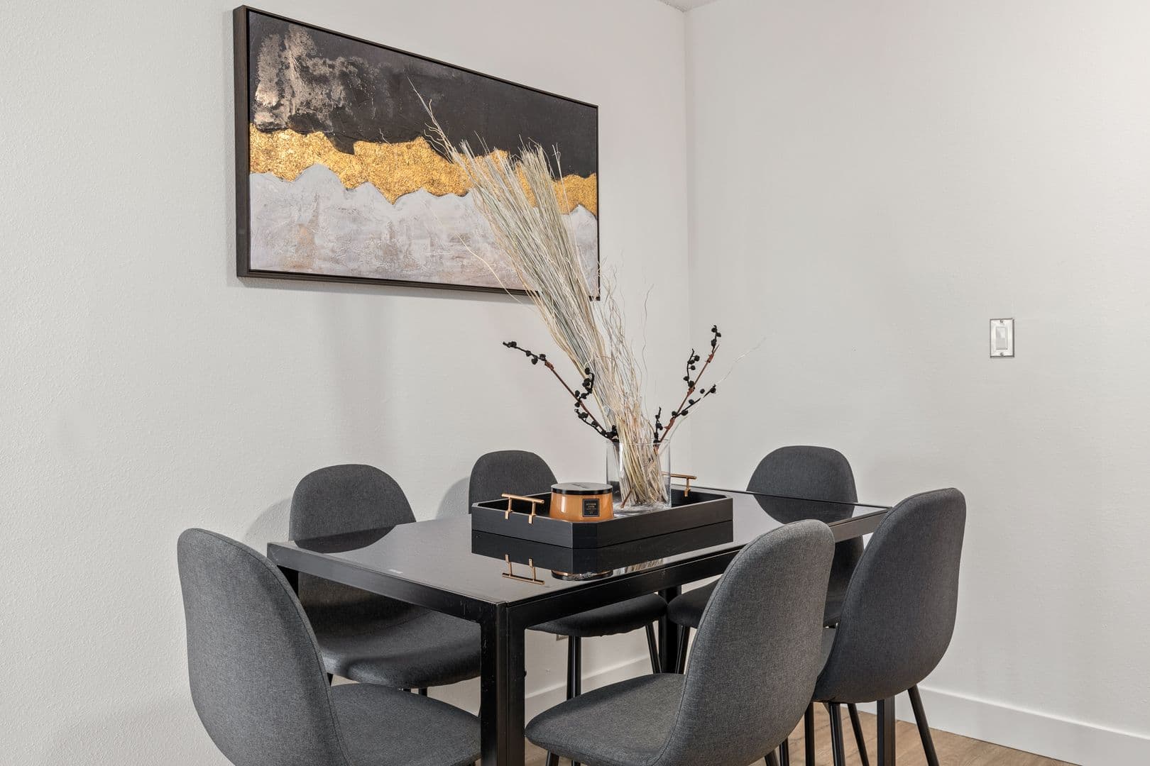 Los Angeles Apartment: 1700 Malcolm Avenue