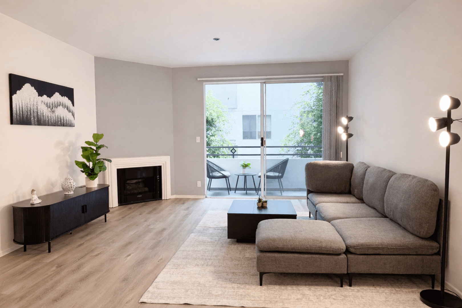 Los Angeles Apartment: 10600 Wilshire 308