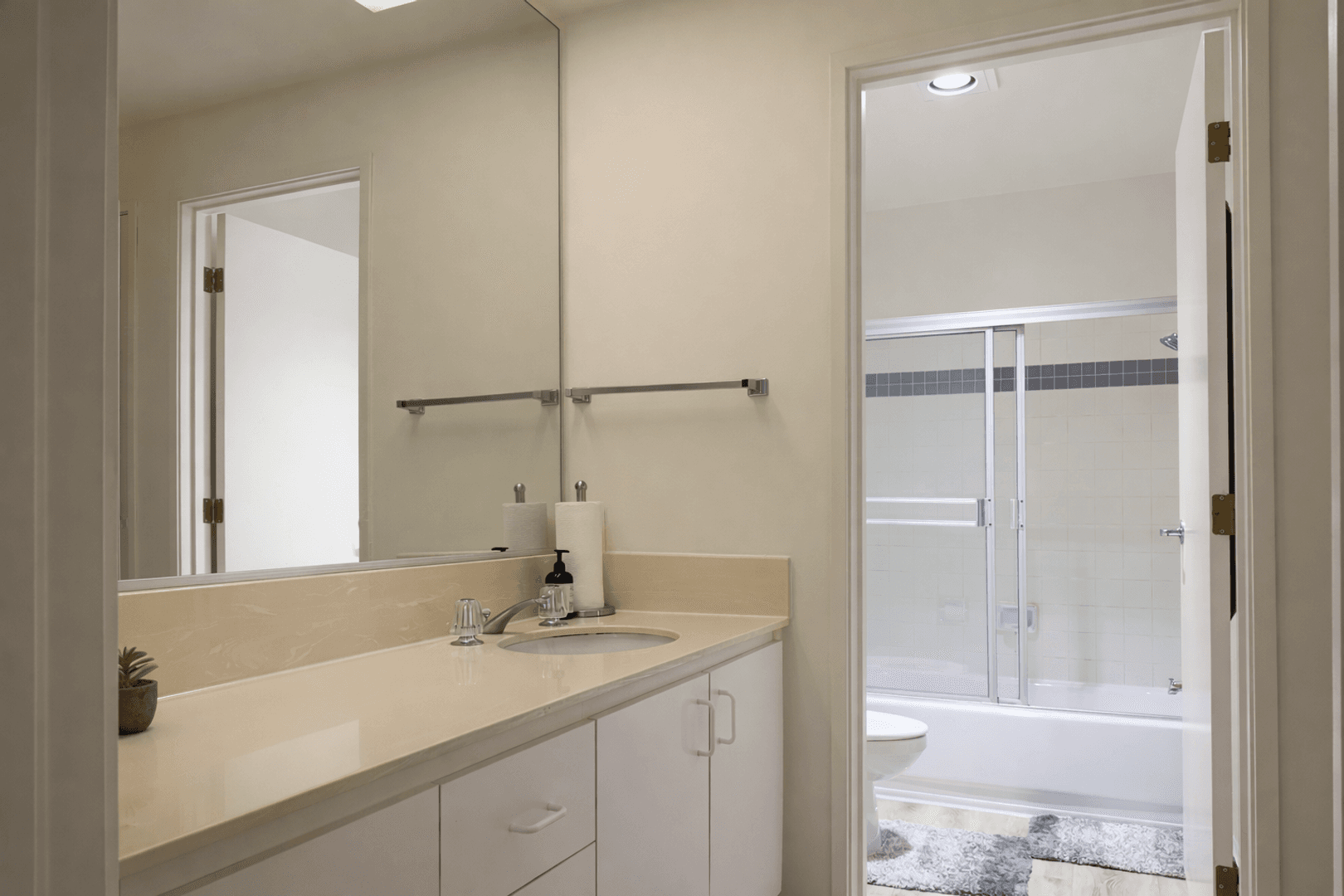 Los Angeles Apartment: 10600 Wilshire 308