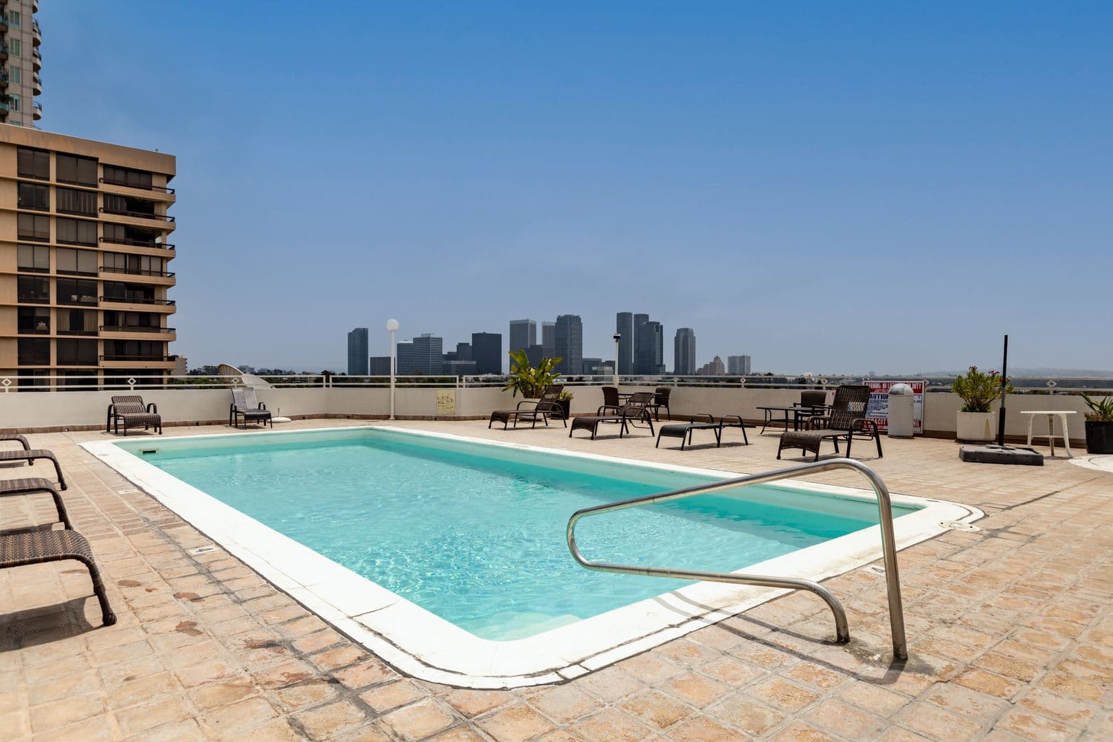 Los Angeles Apartment: 10600 Wilshire 611