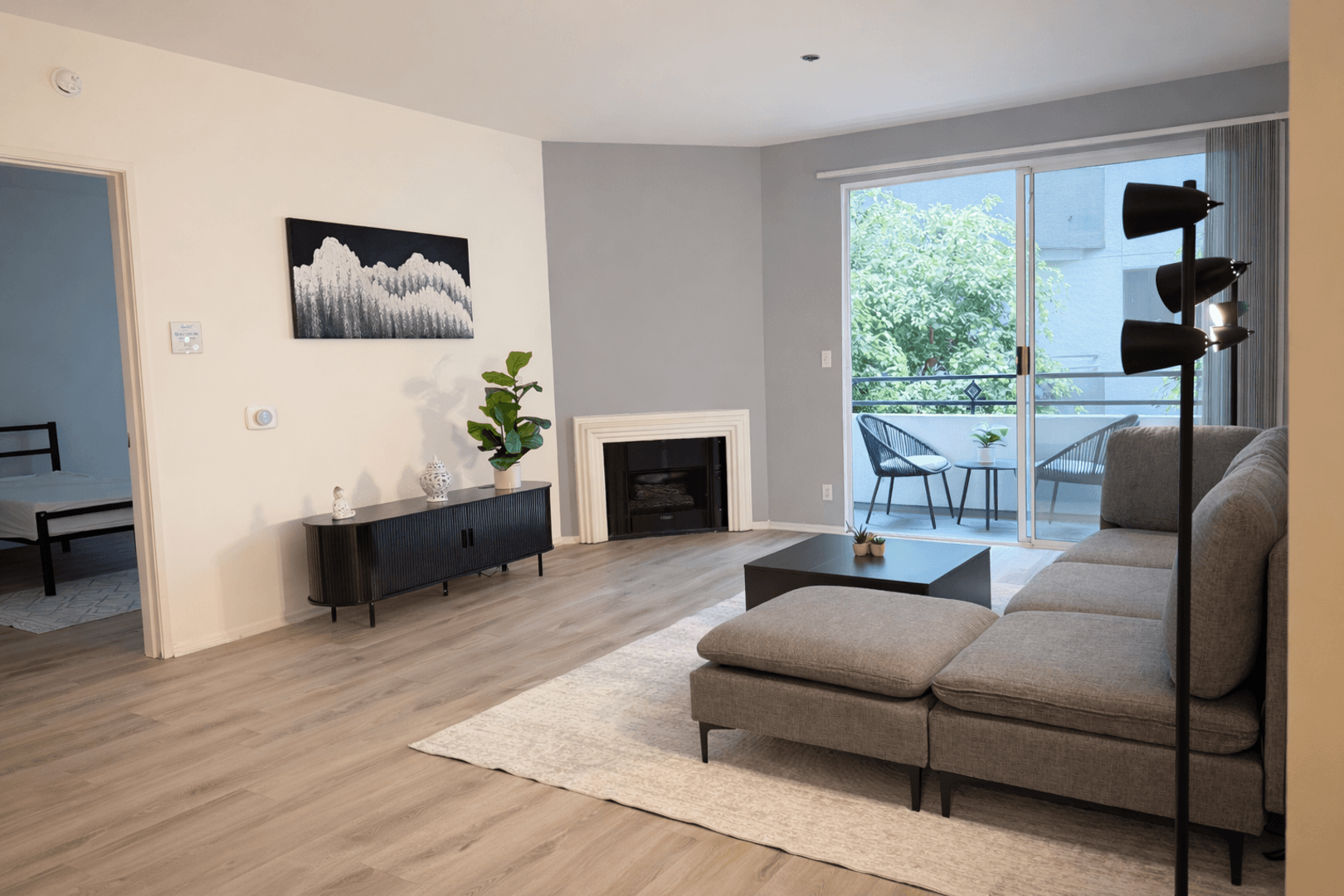 Los Angeles Apartment: 10600 Wilshire 308
