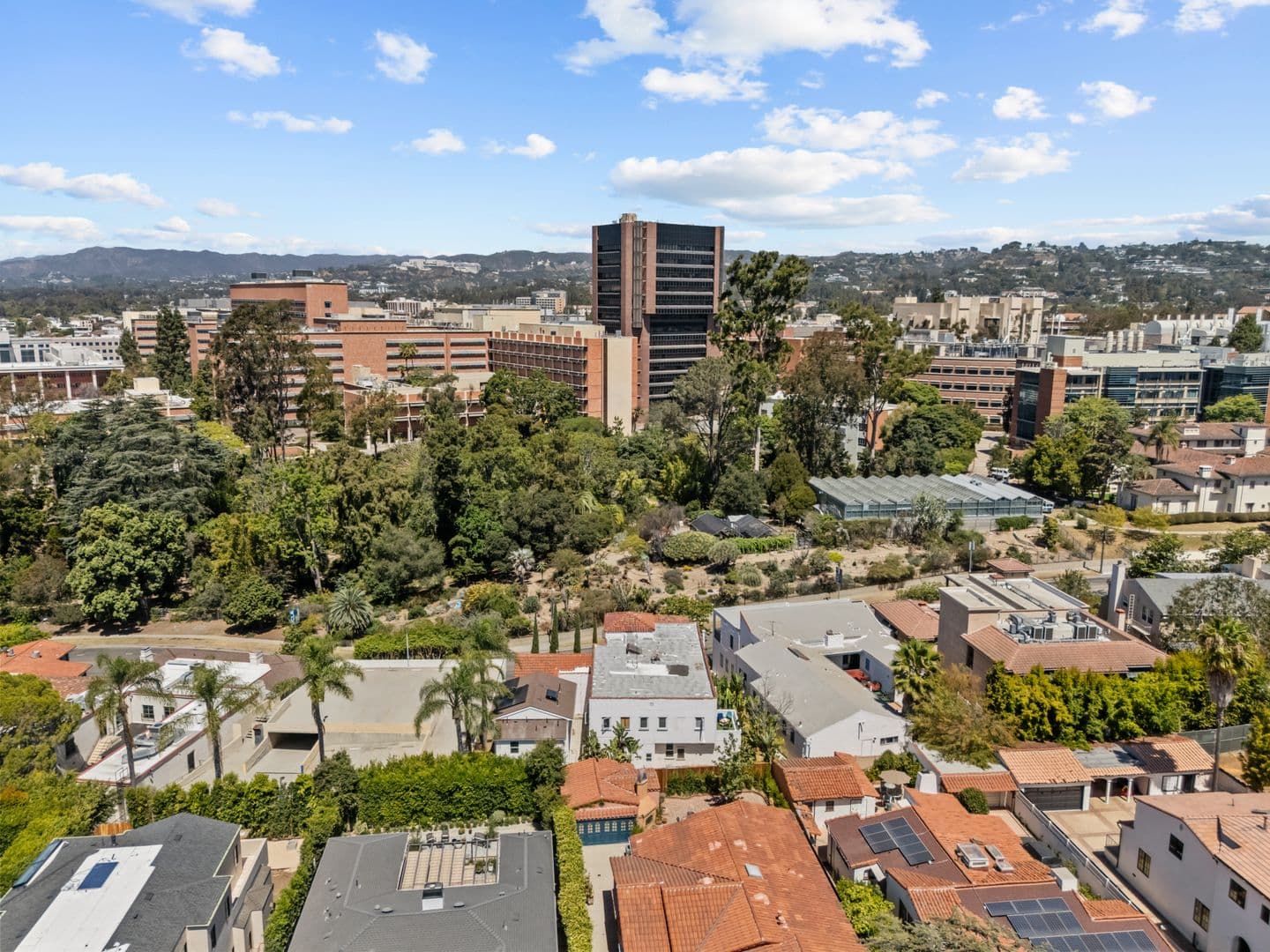 Los Angeles Apartment: 838 Hilgard Ave