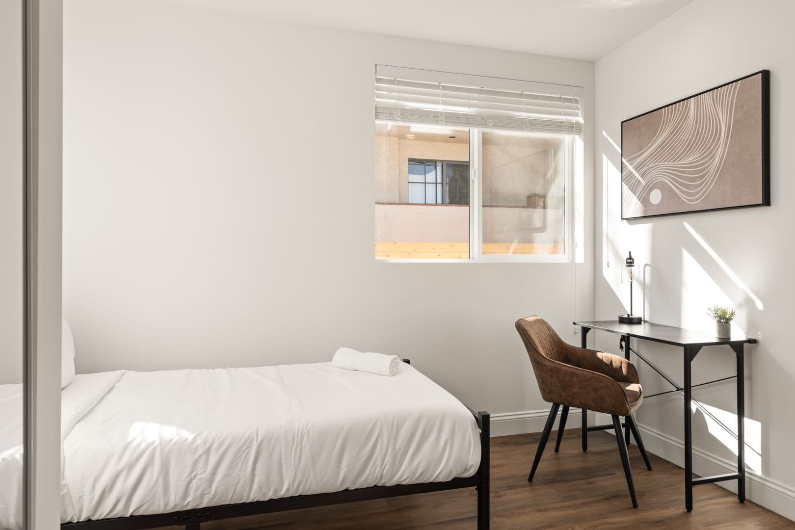 Los Angeles Apartment: 1713 Kelton Ave