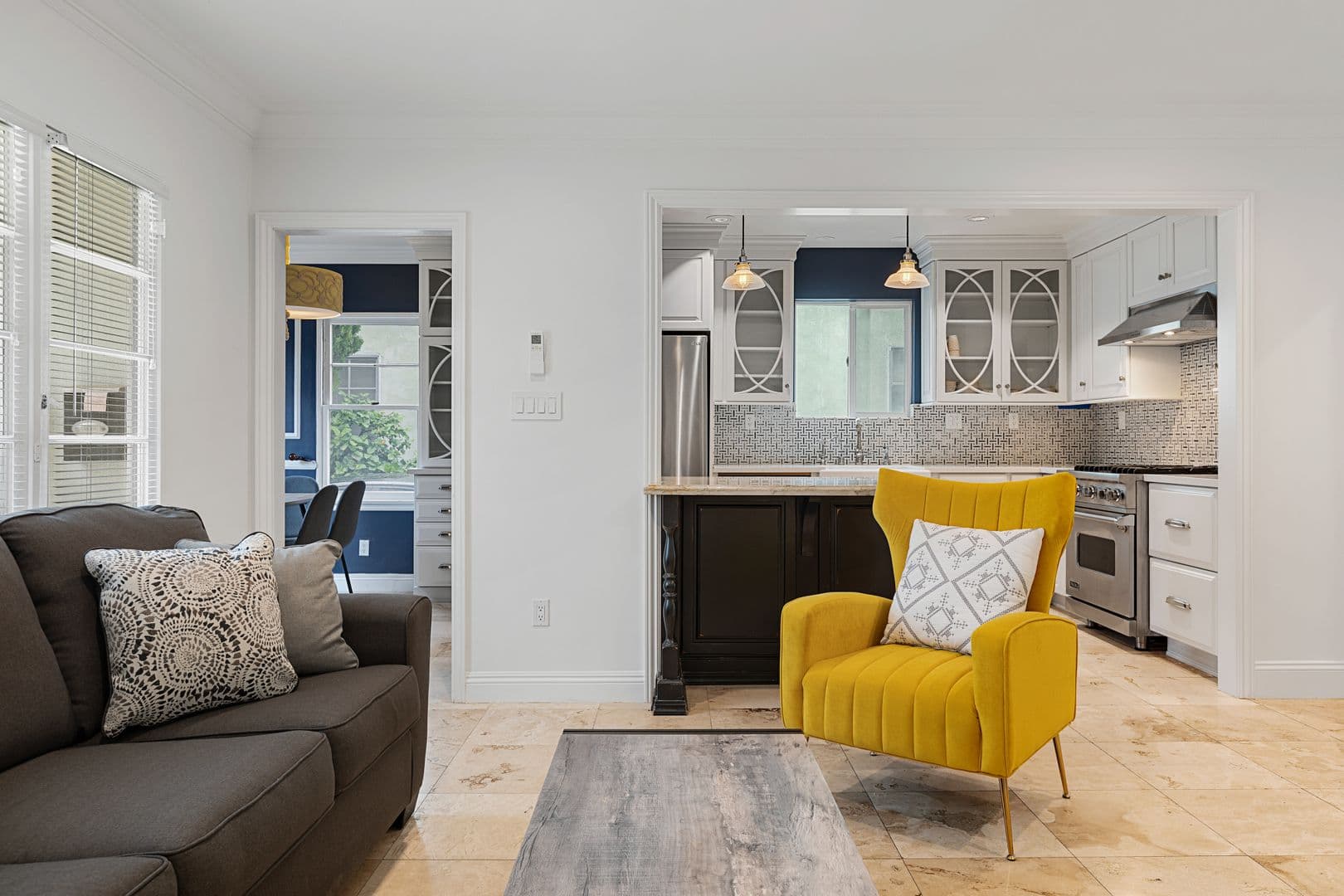 Los Angeles Apartment: 1738 S Kelton Ave.